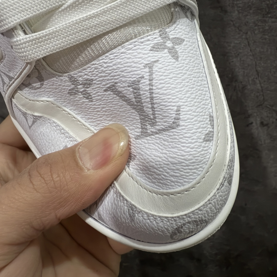 图片[5]-【XC版本】Louis Vuitton LV Trainer系列 新配色入库上架 市场货一堆的东西没必要做文案吹嘘 实拍如图 所见即所得 细节细揣摩 让你感受真正的好货 尺码： 39 40 41 42 43 44 45 46-选品中心