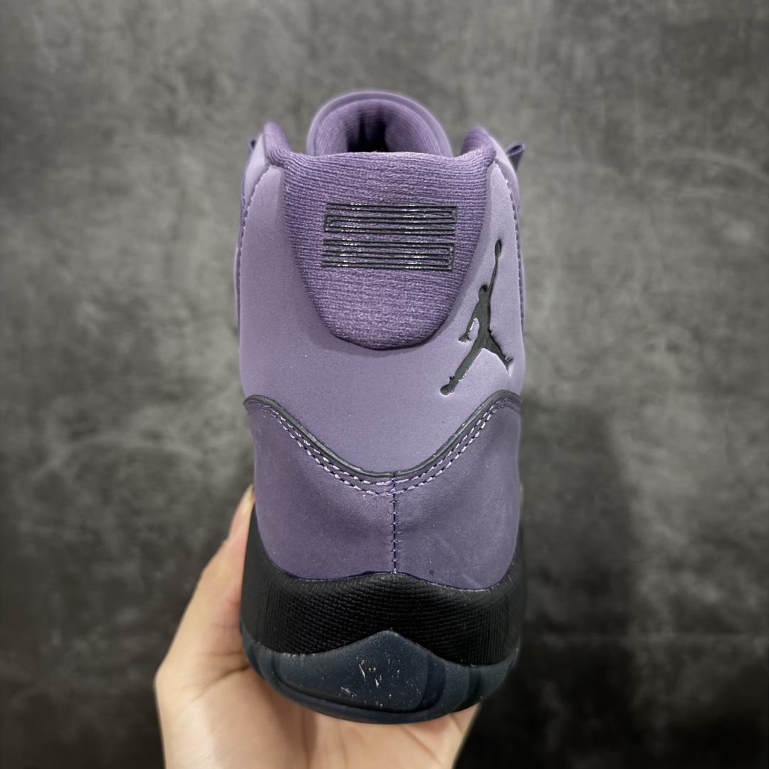 图片[4]-【外贸版】Air Jordan 11 Retro AJ11 乔11紫黑紫麂皮 IO8961-553   原楦原档案数据开模打造 原厂中底拉帮钢印 原厂漆皮 防冻不开裂 头层皮料 原装鞋撑 水晶大底正确色度色泽 原楦原数据刺绣 原厂车缝走线及对位 毫厘不差 飞人logo采用原数据电脑刺绣 原装正品碳纤维真实碳板 增强抗扭 原内标 原盒标 正确官方原盒 原厂防氧化水晶外底 原厂配套厂全掌solo气垫 尺码：40 40.5 41 42 42.5 43 44 44.5 45 46 47.5 48.5-选品中心