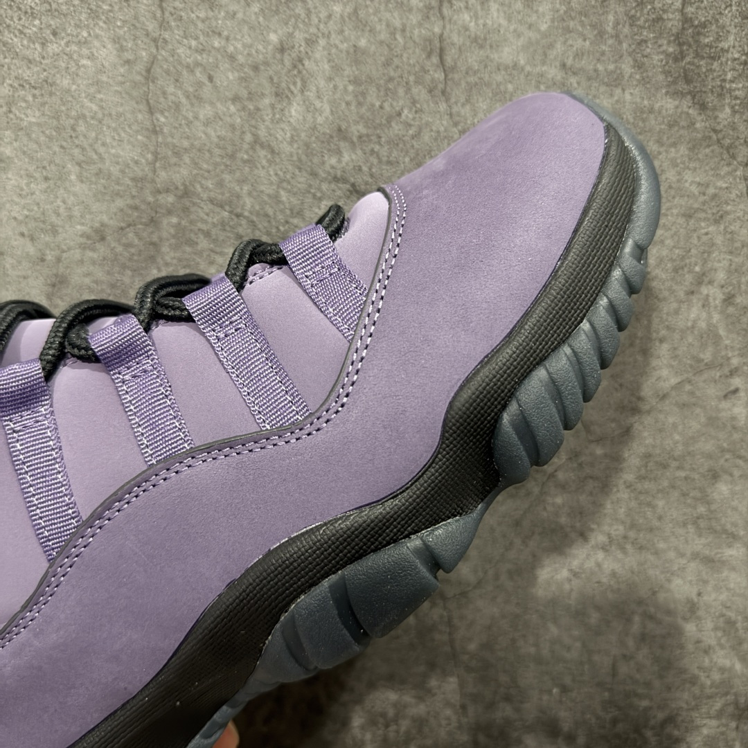 图片[6]-【外贸版】Air Jordan 11 Retro AJ11 乔11紫黑紫麂皮 IO8961-553   原楦原档案数据开模打造 原厂中底拉帮钢印 原厂漆皮 防冻不开裂 头层皮料 原装鞋撑 水晶大底正确色度色泽 原楦原数据刺绣 原厂车缝走线及对位 毫厘不差 飞人logo采用原数据电脑刺绣 原装正品碳纤维真实碳板 增强抗扭 原内标 原盒标 正确官方原盒 原厂防氧化水晶外底 原厂配套厂全掌solo气垫 尺码：40 40.5 41 42 42.5 43 44 44.5 45 46 47.5 48.5-选品中心