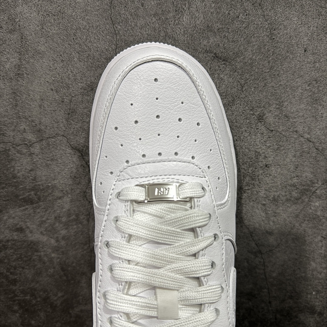 图片[5]-【Max原厂皮版】NOCTA×Nike Air Force 1 Low certified lover boy 经典 Drake联名 低帮空军一号休闲板鞋 CZ8065-100 顶级空军 皮料质感满分💯 超细腻纳帕头层软皮 吊打市场其他代号版本 全鞋电脑针车 工整有序 原厂港宝加持完美还原灵魂版型 原盒原配从里到外百分百还原 原厂全头层原厂皮料 原标原盒 内置Sole气垫 中底白色背胶 中底划线 已经无限的接近公司 原厂楦头 原厂刺绣 后跟弧度修正 正确中底四线防伪 尺码：36 36.5 37.5 38 38.5 39 40 40.5 41 42 42.5 43 44 44.5 45 46-选品中心