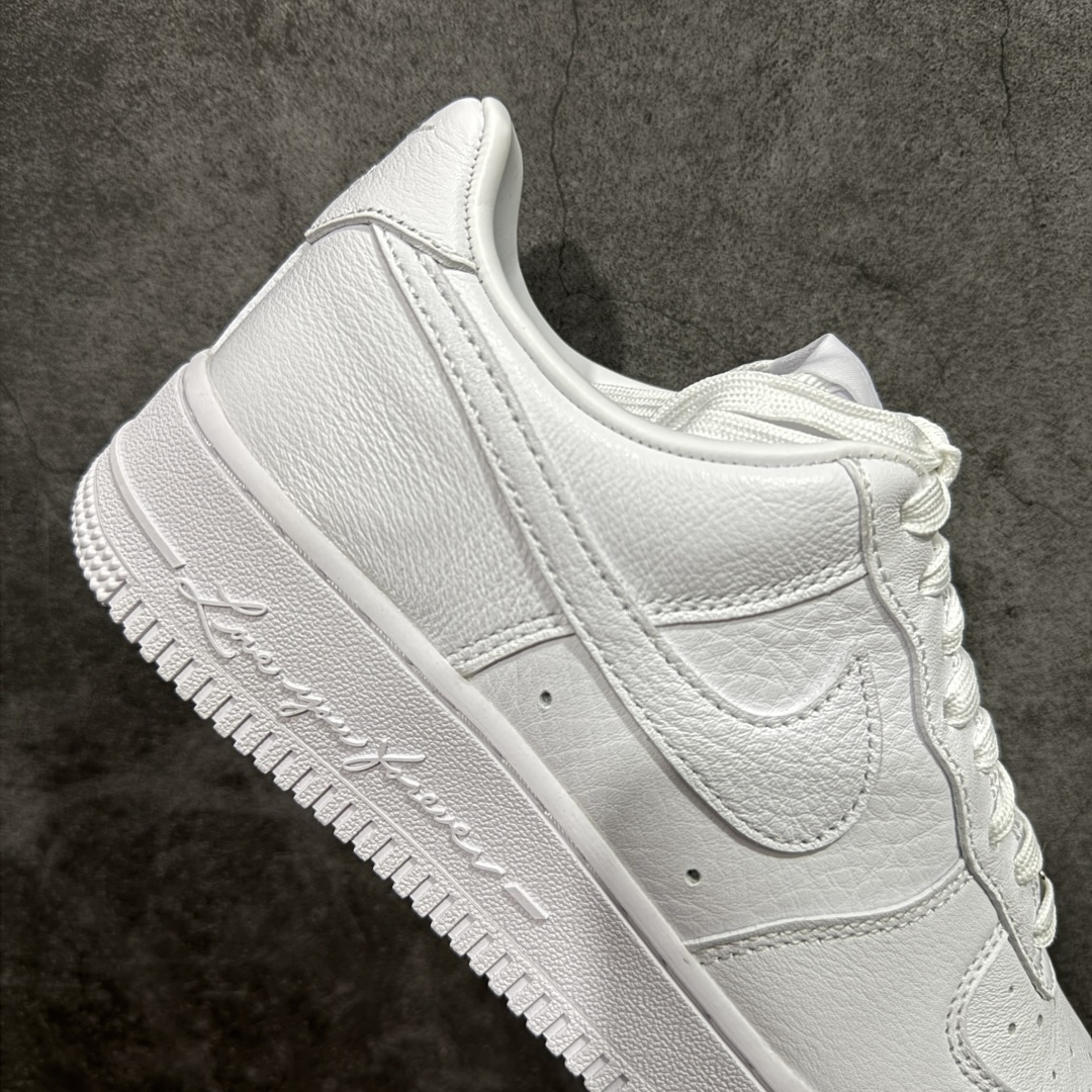 图片[7]-【Max原厂皮版】NOCTA×Nike Air Force 1 Low certified lover boy 经典 Drake联名 低帮空军一号休闲板鞋 CZ8065-100 顶级空军 皮料质感满分💯 超细腻纳帕头层软皮 吊打市场其他代号版本 全鞋电脑针车 工整有序 原厂港宝加持完美还原灵魂版型 原盒原配从里到外百分百还原 原厂全头层原厂皮料 原标原盒 内置Sole气垫 中底白色背胶 中底划线 已经无限的接近公司 原厂楦头 原厂刺绣 后跟弧度修正 正确中底四线防伪 尺码：36 36.5 37.5 38 38.5 39 40 40.5 41 42 42.5 43 44 44.5 45 46-选品中心