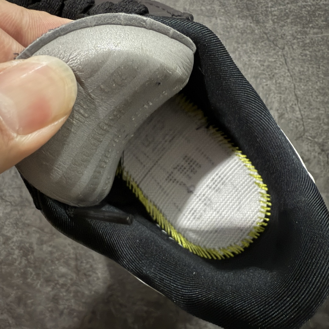 图片[7]-【Max原厂皮版】Nike Air Force 1 Low AF1空军一号 黑白 CQ0492-001 •市场最高品质 •原厂皮 纹理皮质原鞋保持一致 •正确拉帮线颜色与原鞋一致 •正确鞋垫RB材质 高弹性 •原厂电绣工艺 刺绣立体感饱满度一致 •原厂鞋舌织唛标 同步原鞋 •正确鞋盒外标 字体立体感 带芯片 •正确高频深度 •正确针车缝隙 尺码：35.5 36 36.5 37 37.5 38 38.5 39 40 40.5 41 42 42.5 43 44 44.5 45 46 46.5 47.5-选品中心