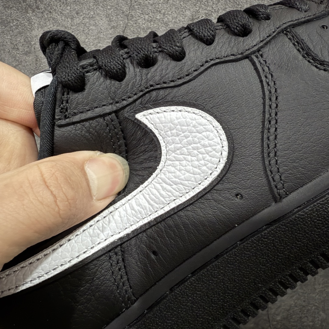 图片[4]-【Max原厂皮版】Nike Air Force 1 Low AF1空军一号 黑白 CQ0492-001 •市场最高品质 •原厂皮 纹理皮质原鞋保持一致 •正确拉帮线颜色与原鞋一致 •正确鞋垫RB材质 高弹性 •原厂电绣工艺 刺绣立体感饱满度一致 •原厂鞋舌织唛标 同步原鞋 •正确鞋盒外标 字体立体感 带芯片 •正确高频深度 •正确针车缝隙 尺码：35.5 36 36.5 37 37.5 38 38.5 39 40 40.5 41 42 42.5 43 44 44.5 45 46 46.5 47.5-选品中心