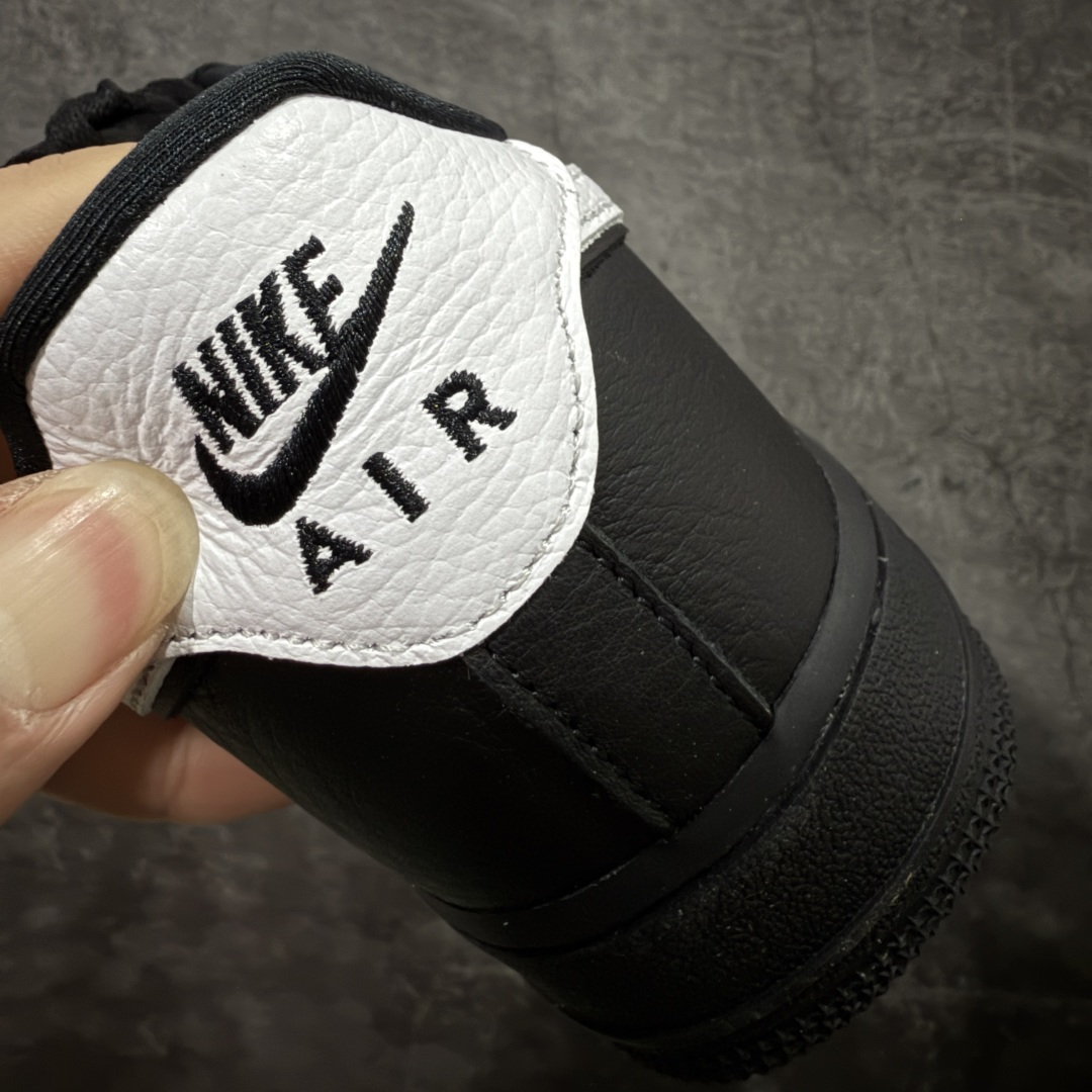 图片[2]-【Max原厂皮版】Nike Air Force 1 Low AF1空军一号 黑白 CQ0492-001 •市场最高品质 •原厂皮 纹理皮质原鞋保持一致 •正确拉帮线颜色与原鞋一致 •正确鞋垫RB材质 高弹性 •原厂电绣工艺 刺绣立体感饱满度一致 •原厂鞋舌织唛标 同步原鞋 •正确鞋盒外标 字体立体感 带芯片 •正确高频深度 •正确针车缝隙 尺码：35.5 36 36.5 37 37.5 38 38.5 39 40 40.5 41 42 42.5 43 44 44.5 45 46 46.5 47.5-选品中心