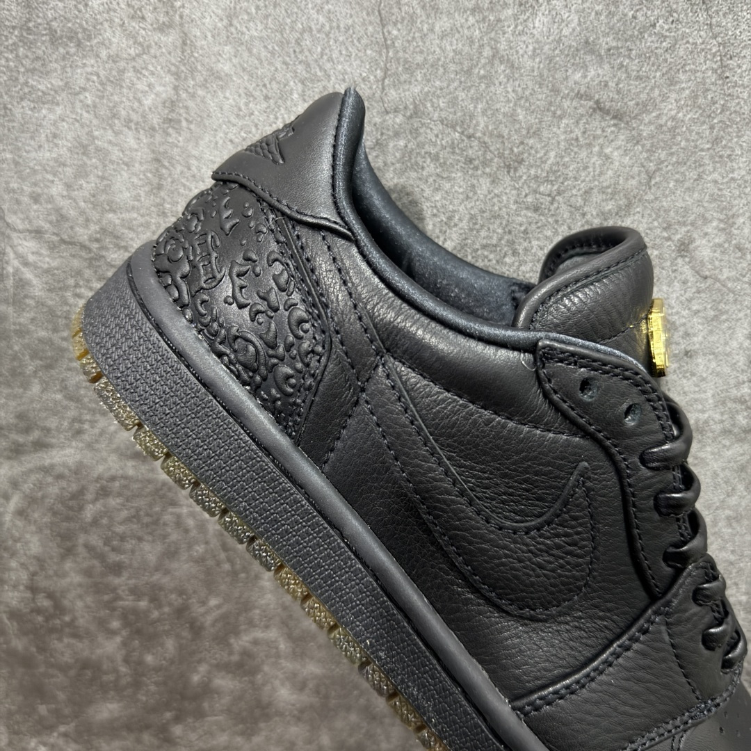 图片[7]-【纯原版】Air Jordan AJ1 Low 低帮 黑金 玄武 国区限定黑色 IO3147-001 市最具代表性版本 口碑大厂出品 品控大底版型不断改良更新 全套原纸板楦头开发 确保原汁原味 完美呈现版型 完美零毛边处理 原厂内置全掌气垫 价格定位良心 平台专用代工流水线出品 一眼公司既视感 拿到手的一瞬间就与众不同 碾压市面所有版本 全部原鞋开发 每一个配色都会采购原鞋确认细节 打破市面看图做货无好货之说 尺码：35.5 36 36.5 37.5 38 38.5 39 40 40.5 41 42 42.5 43 44 44.5 45 46 47.5-选品中心