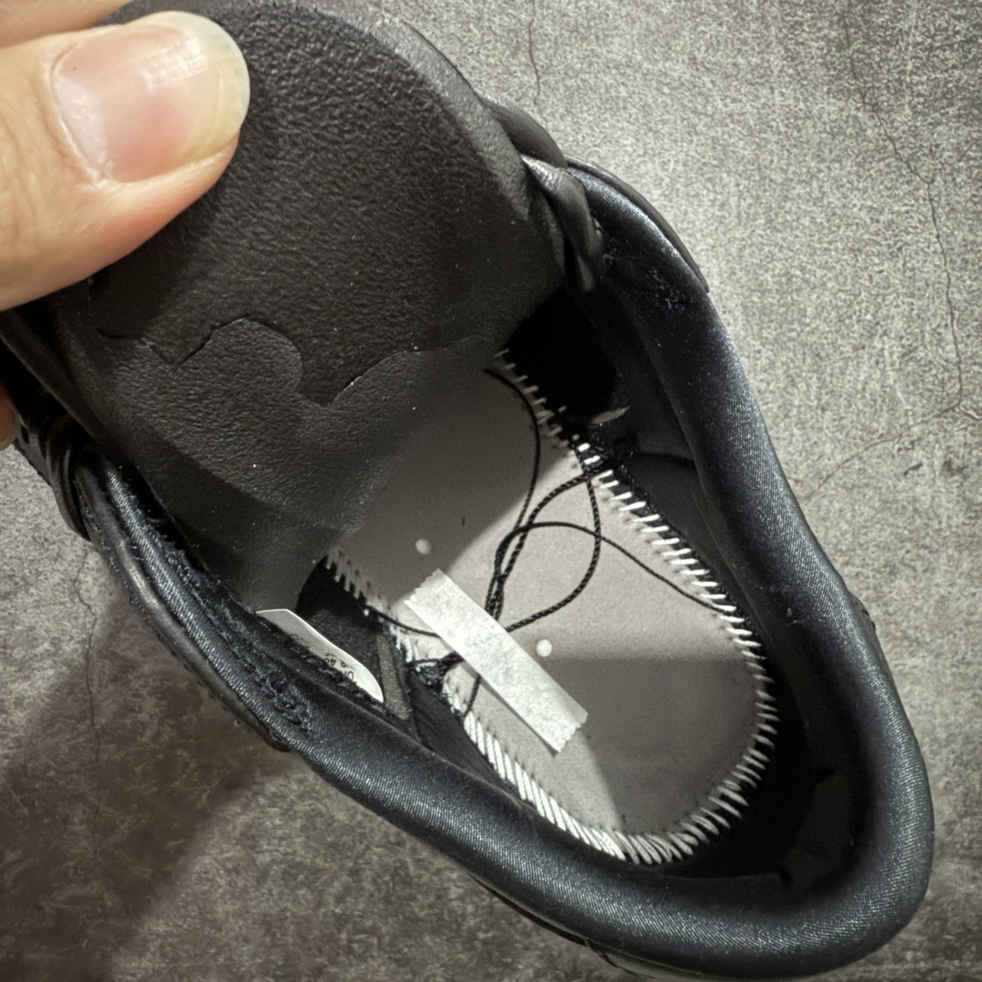 图片[10]-【纯原版】Air Jordan AJ1 Low 低帮 黑金 玄武 国区限定黑色 IO3147-001 市最具代表性版本 口碑大厂出品 品控大底版型不断改良更新 全套原纸板楦头开发 确保原汁原味 完美呈现版型 完美零毛边处理 原厂内置全掌气垫 价格定位良心 平台专用代工流水线出品 一眼公司既视感 拿到手的一瞬间就与众不同 碾压市面所有版本 全部原鞋开发 每一个配色都会采购原鞋确认细节 打破市面看图做货无好货之说 尺码：35.5 36 36.5 37.5 38 38.5 39 40 40.5 41 42 42.5 43 44 44.5 45 46 47.5-选品中心