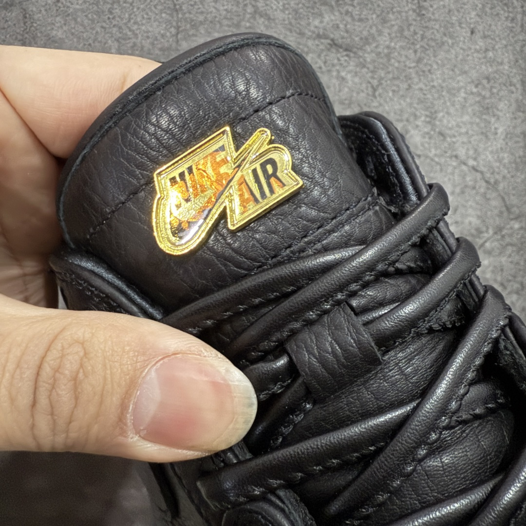 图片[7]-【纯原版】Air Jordan AJ1 Low 低帮 黑金 玄武 国区限定黑色 IO3147-001 市最具代表性版本 口碑大厂出品 品控大底版型不断改良更新 全套原纸板楦头开发 确保原汁原味 完美呈现版型 完美零毛边处理 原厂内置全掌气垫 价格定位良心 平台专用代工流水线出品 一眼公司既视感 拿到手的一瞬间就与众不同 碾压市面所有版本 全部原鞋开发 每一个配色都会采购原鞋确认细节 打破市面看图做货无好货之说 尺码：35.5 36 36.5 37.5 38 38.5 39 40 40.5 41 42 42.5 43 44 44.5 45 46 47.5-选品中心