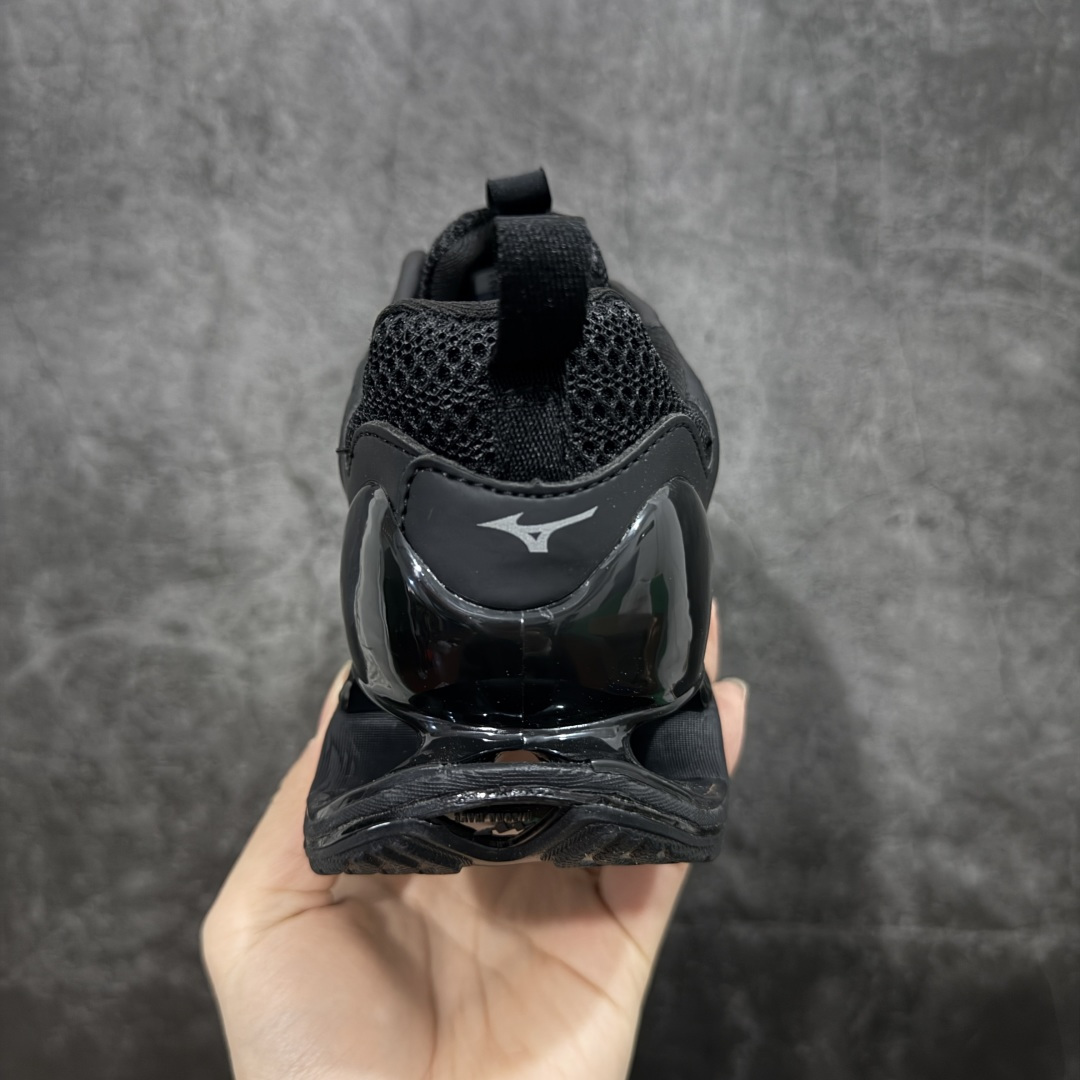 图片[4]-【纯原版】Mizuno 美津侬 WAVE PROPHECY 14S 复古时尚休闲舒适运动跑步鞋 美津浓WAVE机械缓震 可以说是机械缓震跑鞋科技的翘楚有着非凡的适应性，有着充分而持久的缓震能力和轻量化设计，是一双可以陪伴我们日常训练甚至是半马比赛的跑鞋，无论是“跑步初哥”还是“精英老鸟”，只要不是比较夸张的大体重人群，都可以穿着WAVE RIDER 来跑步。如果你不知道跑步穿什么鞋，不知道给别人推荐什么鞋，那么选“美津浓 ” 尺码：36-45-选品中心
