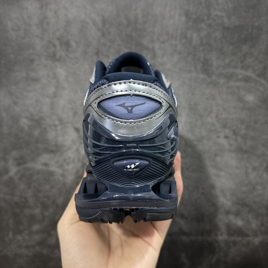 图片[4]-【纯原版】Mizuno 美津侬 WAVE PROPHECY 14S 复古时尚休闲舒适运动跑步鞋 美津浓WAVE机械缓震 可以说是机械缓震跑鞋科技的翘楚有着非凡的适应性，有着充分而持久的缓震能力和轻量化设计，是一双可以陪伴我们日常训练甚至是半马比赛的跑鞋，无论是“跑步初哥”还是“精英老鸟”，只要不是比较夸张的大体重人群，都可以穿着WAVE RIDER 来跑步。如果你不知道跑步穿什么鞋，不知道给别人推荐什么鞋，那么选“美津浓 ” 尺码：36-45-选品中心