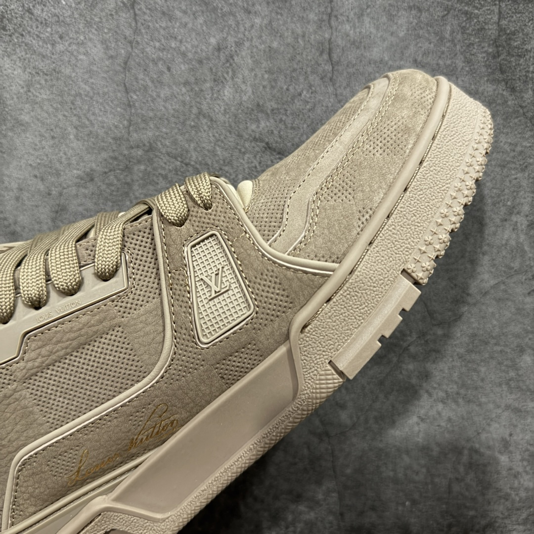 图片[6]-【PK纯原版】Louis Vuitton 路易威登 LV Trainer 低帮休闲板鞋 同步官方2025最新原版包装 海淘代购同渠道品质 高端零售 外贸充正专供 原版购入开发 ZP级全套包装 完美楦型 正确卡色 大底TPU 质感媲美原版 细节与原版一致 请注意区分市面通货材 尺码：39 40 41 42 43 44 45 46-选品中心