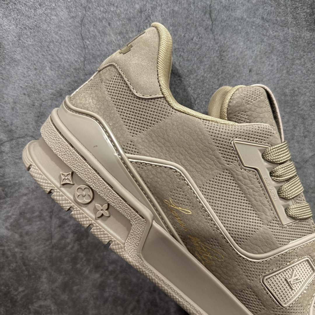 图片[7]-【PK纯原版】Louis Vuitton 路易威登 LV Trainer 低帮休闲板鞋 同步官方2025最新原版包装 海淘代购同渠道品质 高端零售 外贸充正专供 原版购入开发 ZP级全套包装 完美楦型 正确卡色 大底TPU 质感媲美原版 细节与原版一致 请注意区分市面通货材 尺码：39 40 41 42 43 44 45 46-选品中心