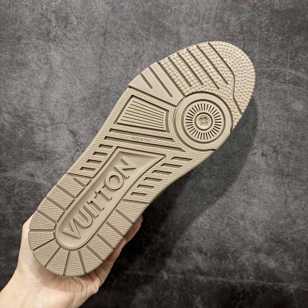图片[9]-【PK纯原版】Louis Vuitton 路易威登 LV Trainer 低帮休闲板鞋 同步官方2025最新原版包装 海淘代购同渠道品质 高端零售 外贸充正专供 原版购入开发 ZP级全套包装 完美楦型 正确卡色 大底TPU 质感媲美原版 细节与原版一致 请注意区分市面通货材 尺码：39 40 41 42 43 44 45 46-选品中心