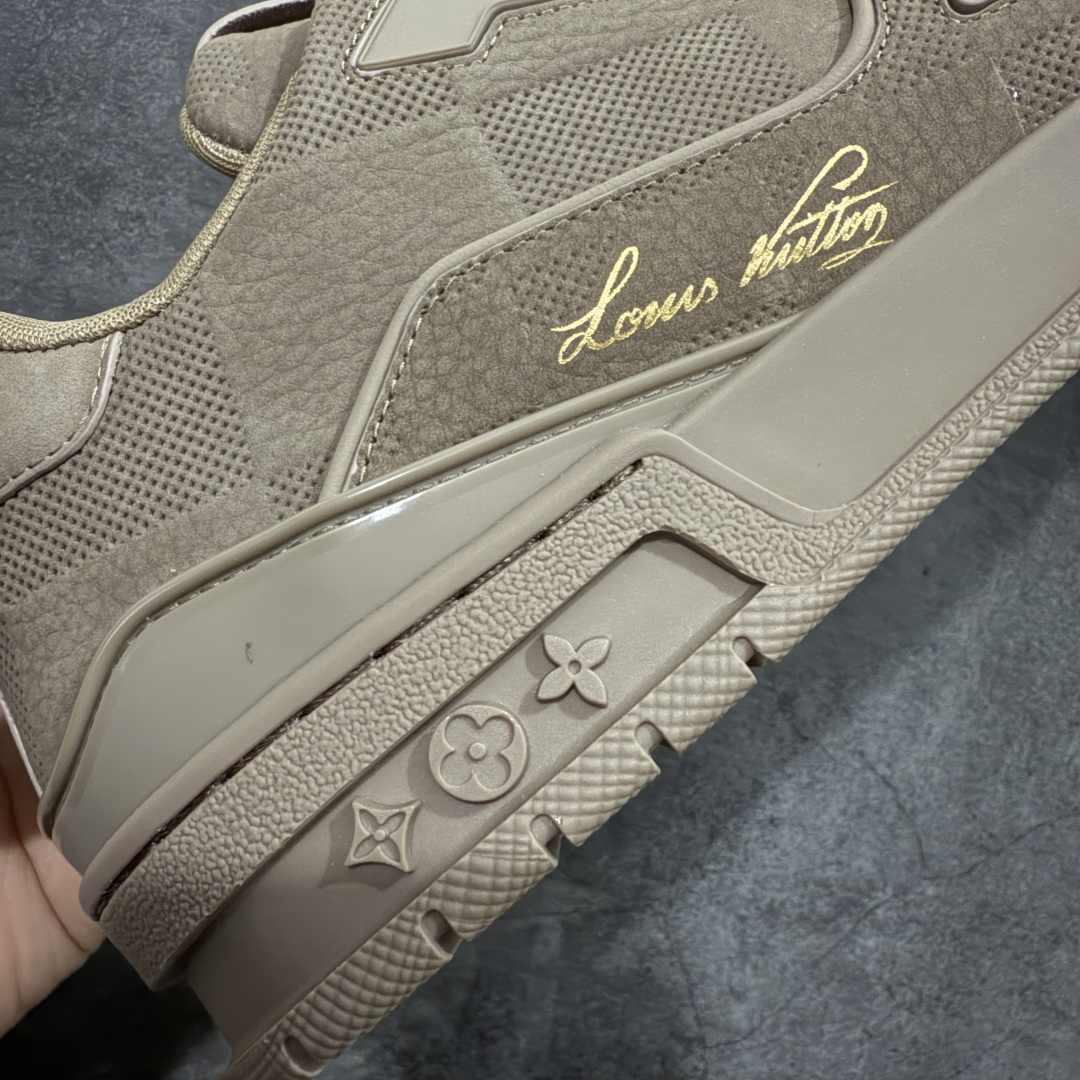 图片[3]-【PK纯原版】Louis Vuitton 路易威登 LV Trainer 低帮休闲板鞋 同步官方2025最新原版包装 海淘代购同渠道品质 高端零售 外贸充正专供 原版购入开发 ZP级全套包装 完美楦型 正确卡色 大底TPU 质感媲美原版 细节与原版一致 请注意区分市面通货材 尺码：39 40 41 42 43 44 45 46-选品中心