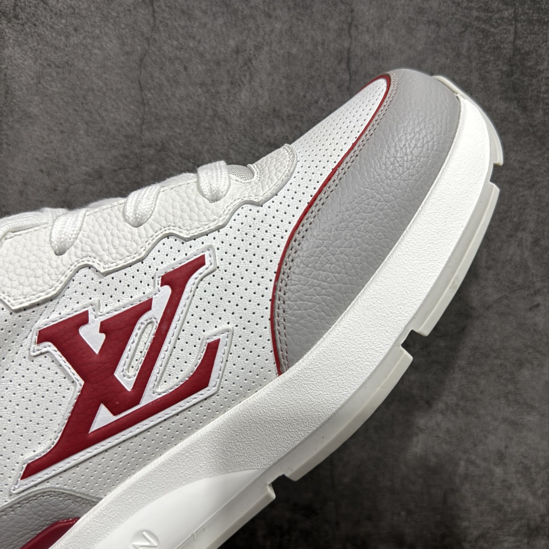 图片[6]-【YS纯原】广奢高端货 LOUIS VUITTON Classic 牛皮革 · 圆头系带 · 低帮生活休闲男鞋｜白红色 ✦ LV 经典休闲线条，干净利落不挑搭配 ✦ 甄选头层牛皮革，细腻挺括、质感高级 ✦ 原楦型开发，鞋型比例精准，上脚显修长 ✦ 圆头低帮设计，日常通勤与休闲百搭 ✦ 轻量缓震中底，行走舒适不累脚 ✦ 耐磨橡胶大底，抓地稳、耐穿度高 ✦ 细节对版，整体完成度高 ✦ 专柜级包装＋配件齐全 ✦ 白色经典款，四季可穿 尺码：35-46-选品中心