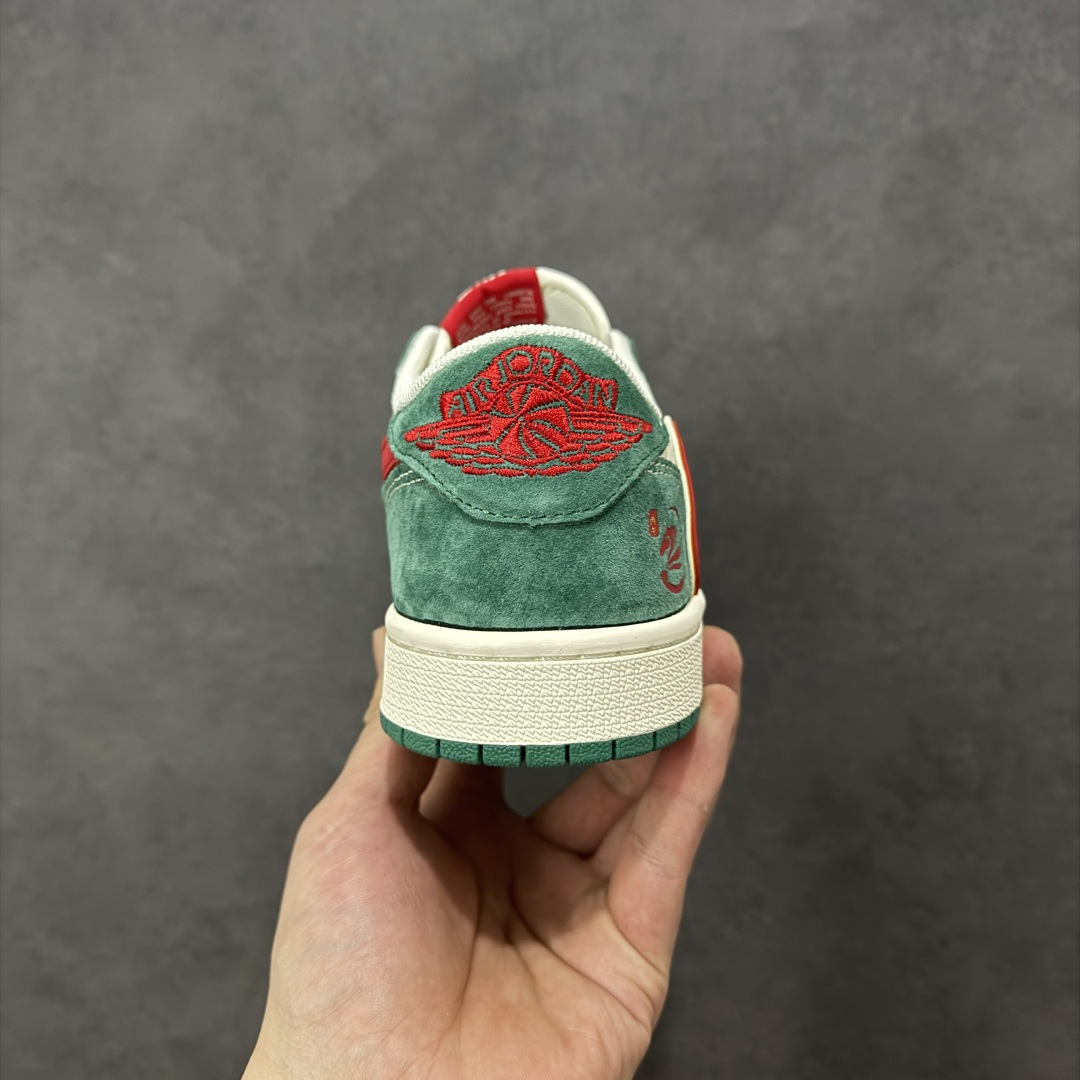 图片[4]-【定制版】Jordan 1 Low 马年限定 倒勾低帮休闲版本 原厂全头层皮 大厂纯原品质出货 纯正版型 定制鞋盒 皮料切割干净无任何毛边 细节完美 超高清洁度 货号：SD6868-119 尺码：36 36.5 37.5 38 38.5 39 40 40.5 41 42 42.5 43 44 44.5 45-选品中心