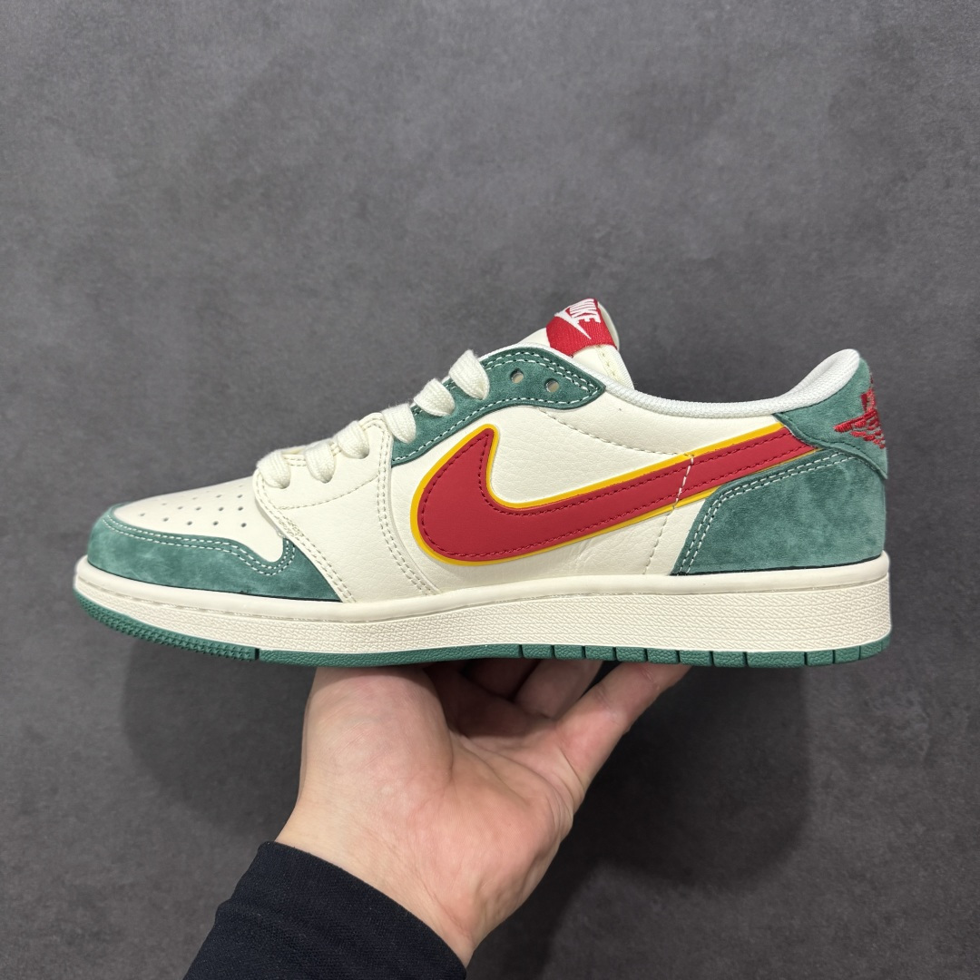 图片[2]-【定制版】Jordan 1 Low 马年限定 倒勾低帮休闲版本 原厂全头层皮 大厂纯原品质出货 纯正版型 定制鞋盒 皮料切割干净无任何毛边 细节完美 超高清洁度 货号：SD6868-119 尺码：36 36.5 37.5 38 38.5 39 40 40.5 41 42 42.5 43 44 44.5 45-选品中心