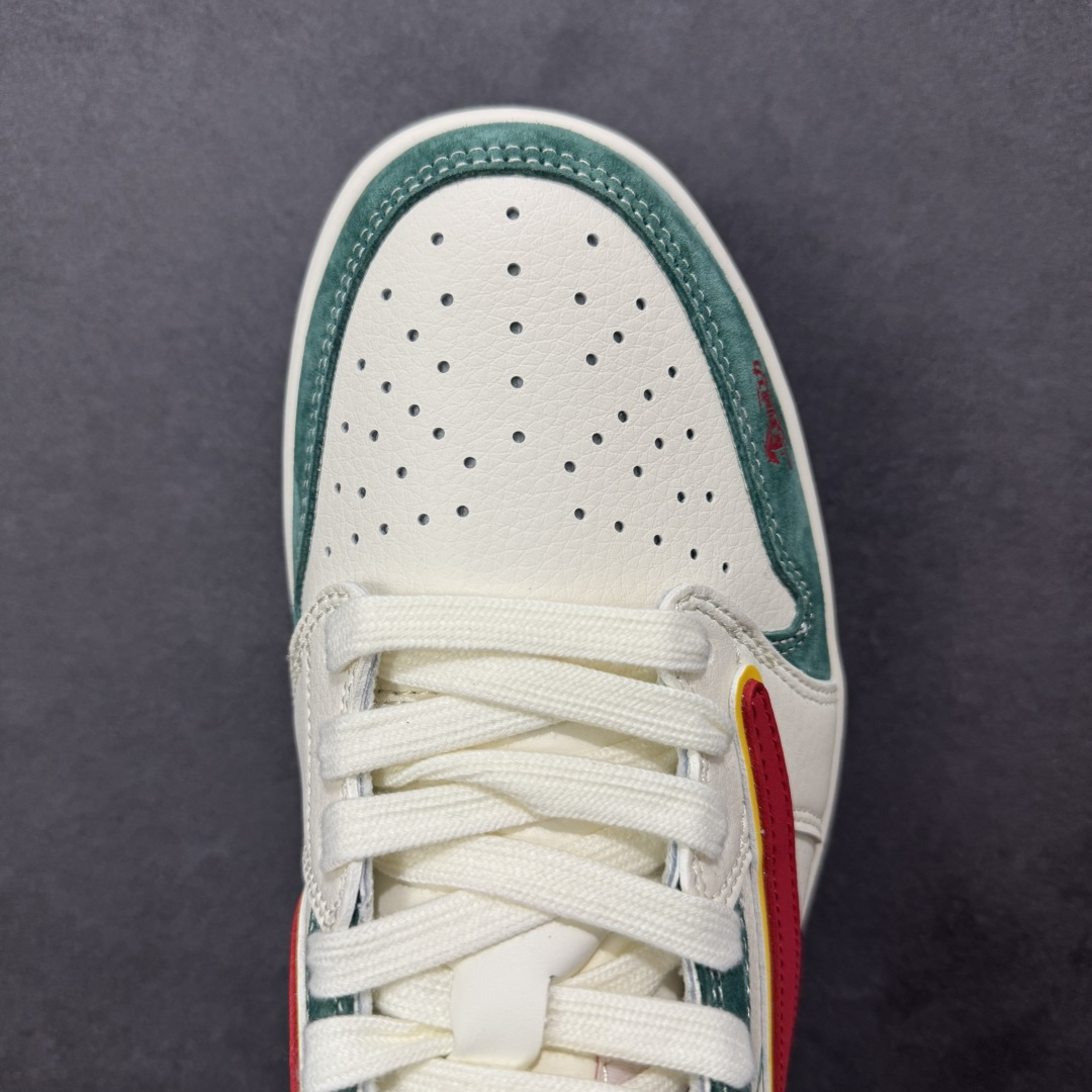 图片[8]-【定制版】Jordan 1 Low 马年限定 倒勾低帮休闲版本 原厂全头层皮 大厂纯原品质出货 纯正版型 定制鞋盒 皮料切割干净无任何毛边 细节完美 超高清洁度 货号：SD6868-119 尺码：36 36.5 37.5 38 38.5 39 40 40.5 41 42 42.5 43 44 44.5 45-选品中心