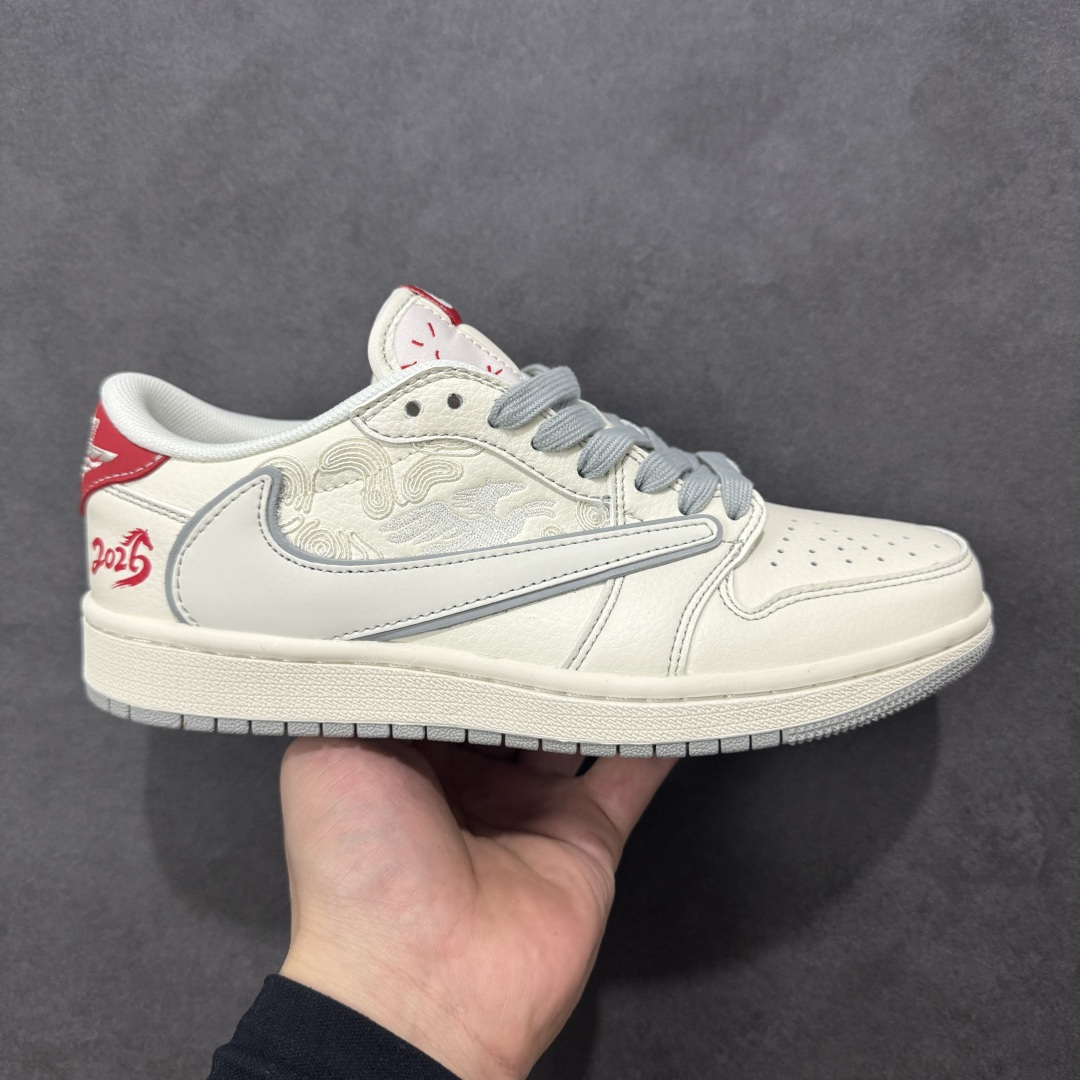 【定制版】Jordan 1 Low 马年限定 倒勾低帮休闲版本 原厂全头层皮 大厂纯原品质出货 纯正版型 定制鞋盒 皮料切割干净无任何毛边 细节完美 超高清洁度 货号:XT6998-160 尺码:36 36.5 37.5 38 38.5 39 40 40.5 41 42 42.5 43 44 44.5 45-选品中心