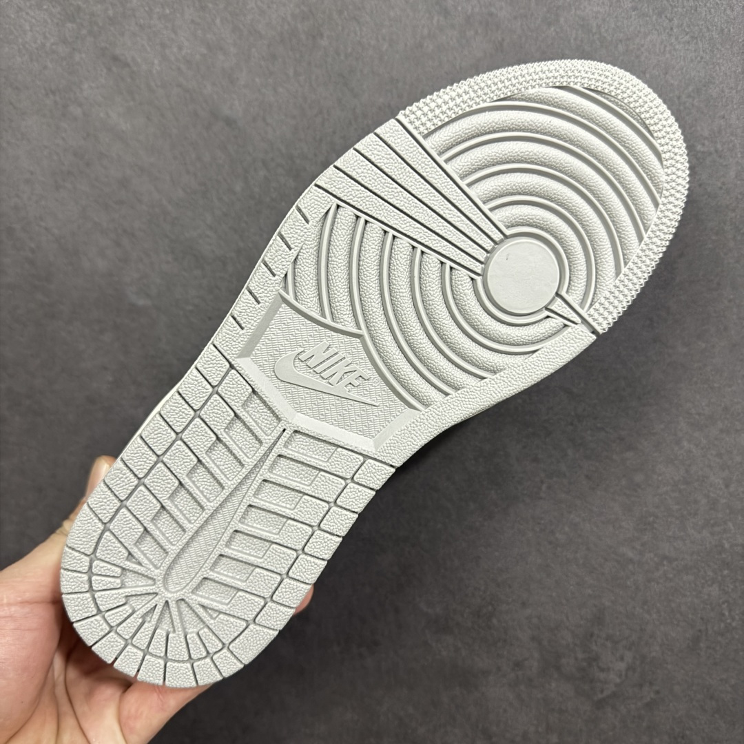 图片[9]-【定制版】Jordan 1 Low 马年限定 倒勾低帮休闲版本 原厂全头层皮 大厂纯原品质出货 纯正版型 定制鞋盒 皮料切割干净无任何毛边 细节完美 超高清洁度 货号：XT6998-160 尺码：36 36.5 37.5 38 38.5 39 40 40.5 41 42 42.5 43 44 44.5 45-选品中心