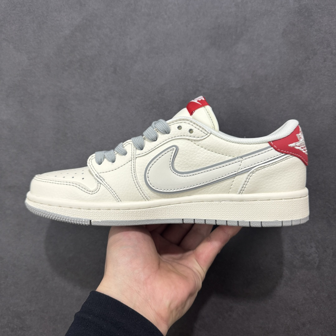 图片[2]-【定制版】Jordan 1 Low 马年限定 倒勾低帮休闲版本 原厂全头层皮 大厂纯原品质出货 纯正版型 定制鞋盒 皮料切割干净无任何毛边 细节完美 超高清洁度 货号：XT6998-160 尺码：36 36.5 37.5 38 38.5 39 40 40.5 41 42 42.5 43 44 44.5 45-选品中心