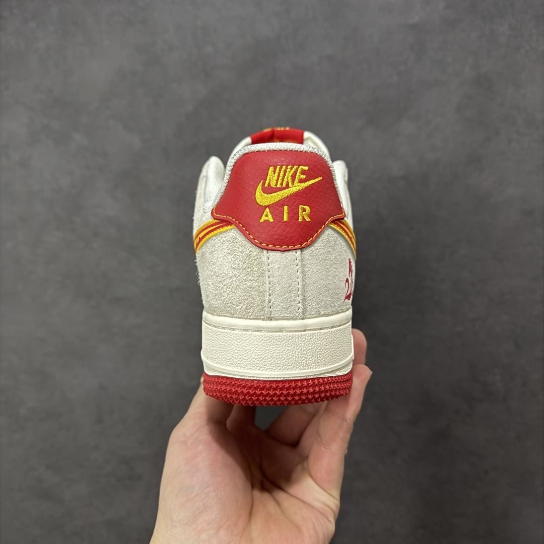 图片[4]-【定制版】Nike Air Force 1\’07 Low 马年限定 空军一号低帮休闲板鞋  #原楦头原纸板 高端定制鞋盒 原厂鞋底 超高清洁度 细节完美 货号：XT6998-140  尺码：36 36.5 37.5 38 38.5 39 40 40.5 41 42 42.5 43 44 44.5 45-选品中心