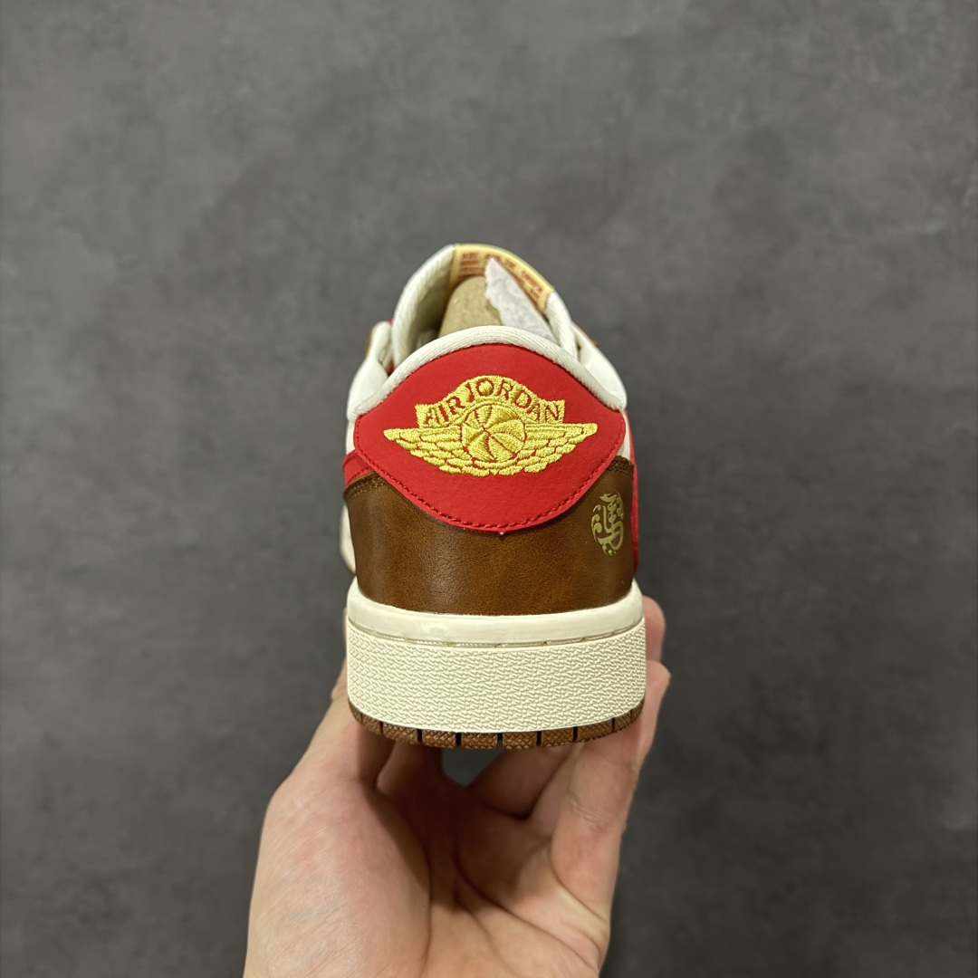 图片[4]-【定制版】Jordan 1 Low 马年限定 倒勾低帮休闲版本 原厂全头层皮 大厂纯原品质出货 纯正版型 定制鞋盒 皮料切割干净无任何毛边 细节完美 超高清洁度 货号：YF9511-500 尺码：36 36.5 37.5 38 38.5 39 40 40.5 41 42 42.5 43 44 44.5 45-选品中心