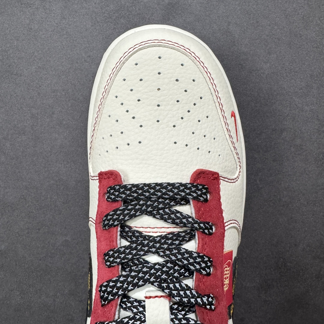 图片[8]-【定制版】Nike SB Dunk Low 马年限定 白红金 高端定制 低帮休闲板鞋  #定制鞋盒 大厂纯原品质出货 超高清洁度 皮料切割干净无任何毛边 细节完美 货号：DS6608-024  尺码：36 36.5 37.5 38 38.5 39 40 40.5 41 42 42.5 43 44 44.5 45-选品中心