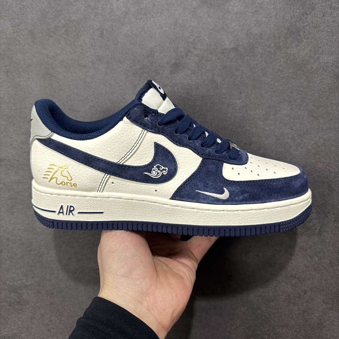 【定制版】Nike Air Force 1\'07 Low 马年限定 空军一号低帮休闲板鞋 #原楦头原纸板 高端定制鞋盒 原厂鞋底 超高清洁度 细节完美 货号:HD0028-013 尺码:36 36.5 37.5 38 38.5 39 40 40.5 41 42 42.5 43 44 44.5 45-选品中心