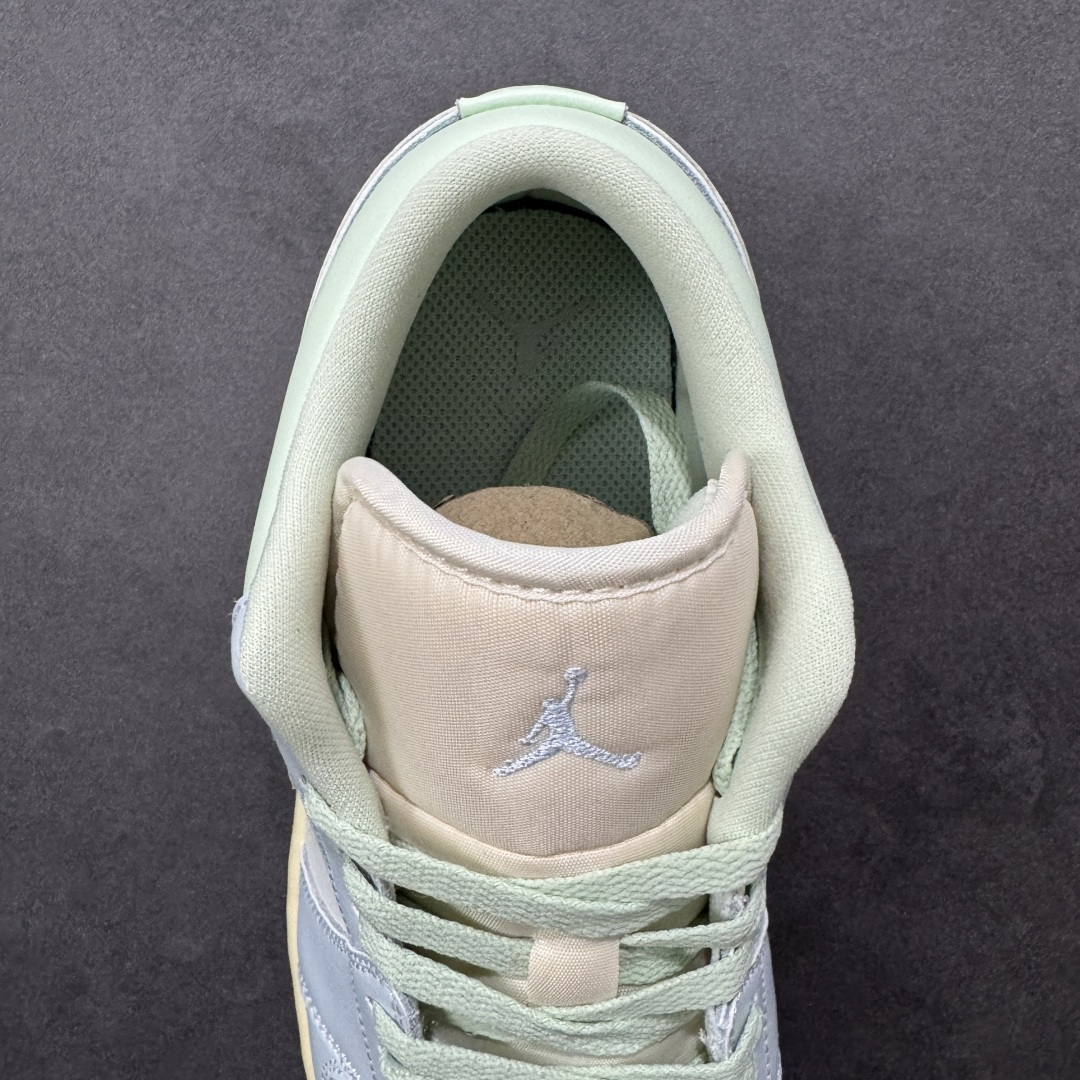 图片[7]-【K版纯原】Air Jordan AJ1 Low 低帮 DC0774-108 全新流水线出品 市场第二梯队最强版 全部原鞋开发 原楦原纸板开发 全鞋电脑针车 原厂内置全掌气垫 原盒内在原标 唯一Zp原版鞋带绑法 免检产品 全新2022版型 全头层皮料 完美零毛边处理 原厂配置全掌气垫 价格定位良心 新配色陆续出货 尺码： 36-46带半码-选品中心