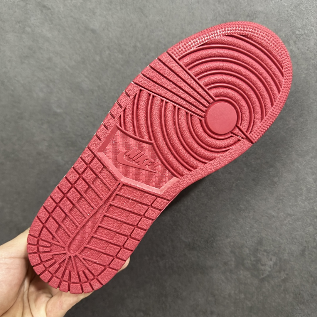 图片[9]-【H11版本】耐克Nike Air Jordan 1 AJ1经典复古经典低帮百搭文化篮球鞋 553558-163 公司级真标半码制#原档案原数据开发版型#采用荔枝纹头层皮革鞋面材质#原厂立体填充鞋舌海绵#中底注胶孔及缜密中底拉帮工艺#原数据开发模具大底 尺码：35.5 36 36.5 37.5 38 38.5 39 40 40.5 41 42 42.5 43 44 44.5 45 46 47.5 48.5 编码：H11B250260-选品中心