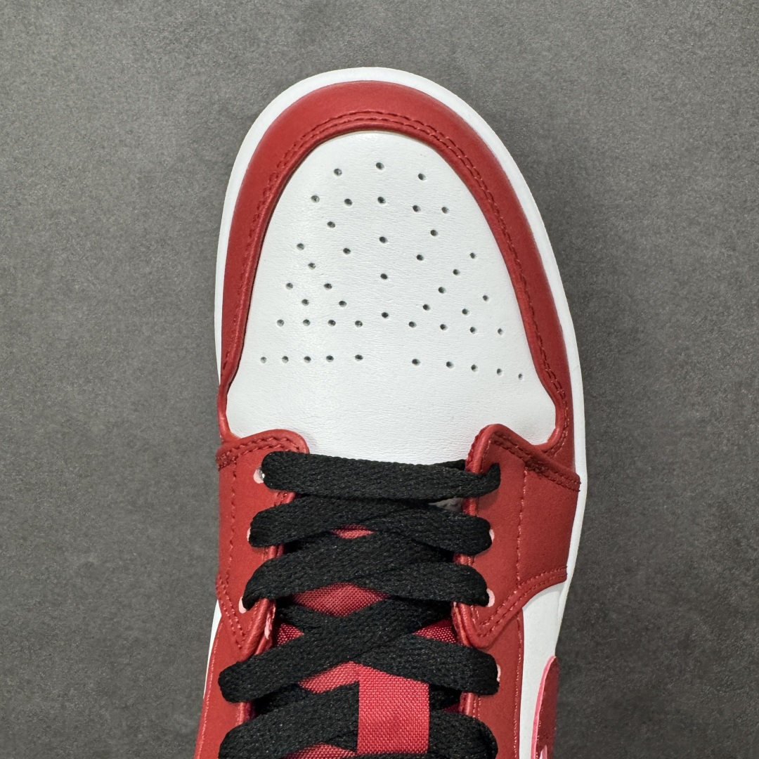 图片[8]-【H11版本】耐克Nike Air Jordan 1 AJ1经典复古经典低帮百搭文化篮球鞋 553558-163 公司级真标半码制#原档案原数据开发版型#采用荔枝纹头层皮革鞋面材质#原厂立体填充鞋舌海绵#中底注胶孔及缜密中底拉帮工艺#原数据开发模具大底 尺码：35.5 36 36.5 37.5 38 38.5 39 40 40.5 41 42 42.5 43 44 44.5 45 46 47.5 48.5 编码：H11B250260-选品中心