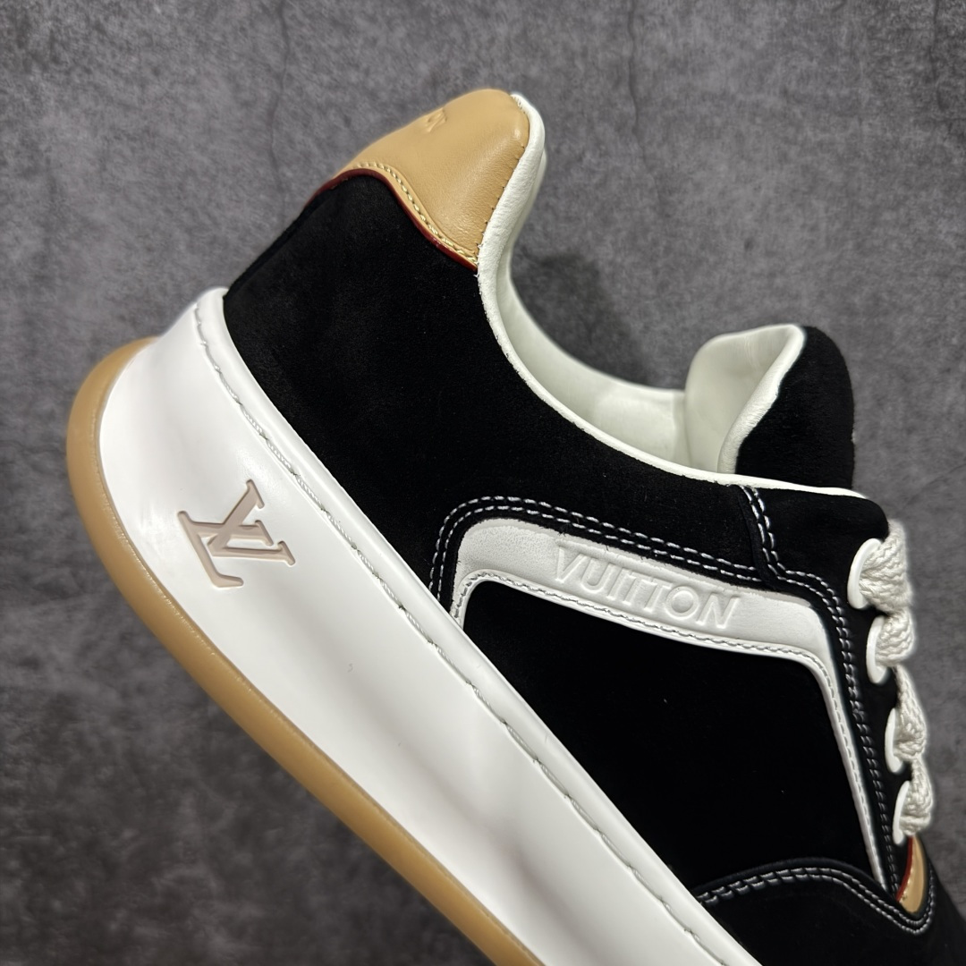 图片[7]-【莞顶礼盒版】LV 路易威登LOUIS VUITTON Tilted Low Sneakers 倾斜系列低帮复古休闲运动文化百搭板鞋 2026早春款板鞋 LV爆款饼干鞋 此版本目前隔日到货（当天报第二天） 市场第一梯队品质 细节正确版 广东原产 升级原楦型开发纸版 厚实抽屉礼品鞋盒及包装说明书防尘布袋物件(附送官方快递加固牛皮纸外盒!!)#采用Monogram 丹宁布鞋面材质#鞋垫嵌入软脚感EVA物料#后跟耐弯折滴塑支撑片#全新开发TPR光泽组合隔色鞋底❗ 尺码：35 36 37 38 39 40 41 42 43 44 45-选品中心