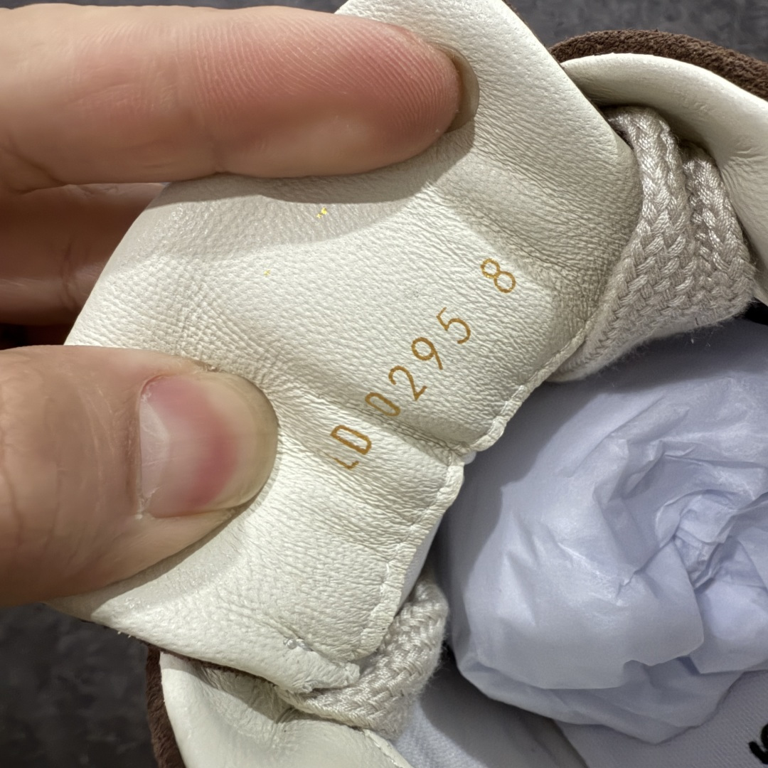 图片[7]-【莞顶礼盒版】LV 路易威登LOUIS VUITTON Tilted Low Sneakers 倾斜系列低帮复古休闲运动文化百搭板鞋 2026早春款板鞋 LV爆款饼干鞋 此版本目前隔日到货（当天报第二天） 市场第一梯队品质 细节正确版 广东原产 升级原楦型开发纸版 厚实抽屉礼品鞋盒及包装说明书防尘布袋物件(附送官方快递加固牛皮纸外盒!!)#采用Monogram 丹宁布鞋面材质#鞋垫嵌入软脚感EVA物料#后跟耐弯折滴塑支撑片#全新开发TPR光泽组合隔色鞋底❗ 尺码：35 36 37 38 39 40 41 42 43 44 45-选品中心