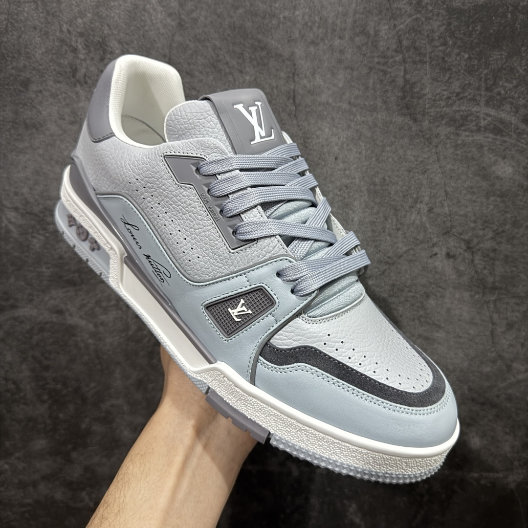 图片[3]-【天花板/Goat版】 市场最强版 没有之一的存在💪🏻 Louis Vuitton LV Trainer 系列全新版上架 手里有正品的可以对比下🆚懂货的看细节‼️ 此版品质是市场从未达到的新高度！ 整体版型 皮料 牛仔布的色差 压花纹路清晰度 后跟版型等等 都可以自行对比[机智]吊打市场所有货，怒甩十条街的那种，直接来正品对比图🆚，欢迎拿市场各大工厂的货来对比！ 尺码：35-45码-选品中心