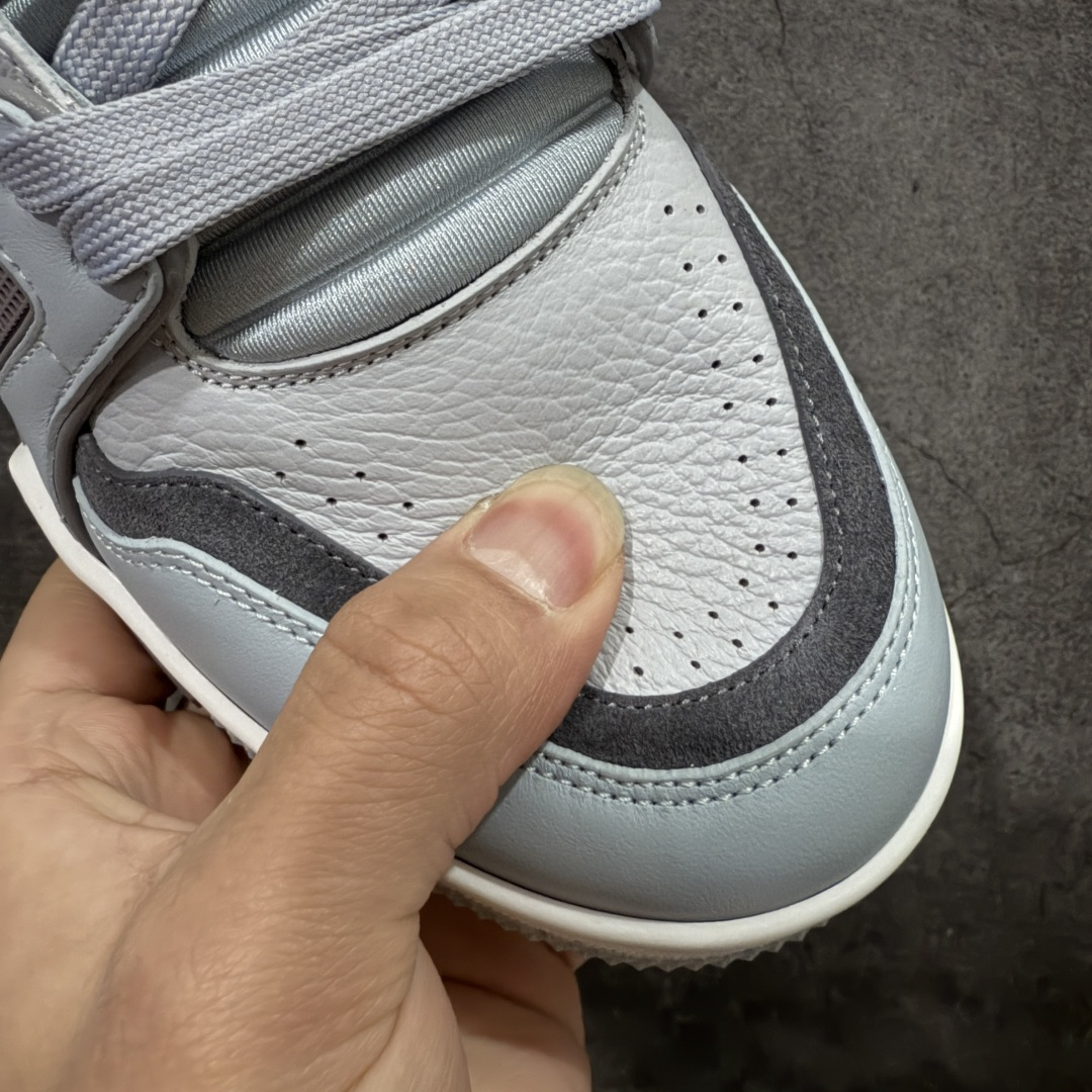 图片[5]-【天花板/Goat版】 市场最强版 没有之一的存在💪🏻 Louis Vuitton LV Trainer 系列全新版上架 手里有正品的可以对比下🆚懂货的看细节‼️ 此版品质是市场从未达到的新高度！ 整体版型 皮料 牛仔布的色差 压花纹路清晰度 后跟版型等等 都可以自行对比[机智]吊打市场所有货，怒甩十条街的那种，直接来正品对比图🆚，欢迎拿市场各大工厂的货来对比！ 尺码：35-45码-选品中心