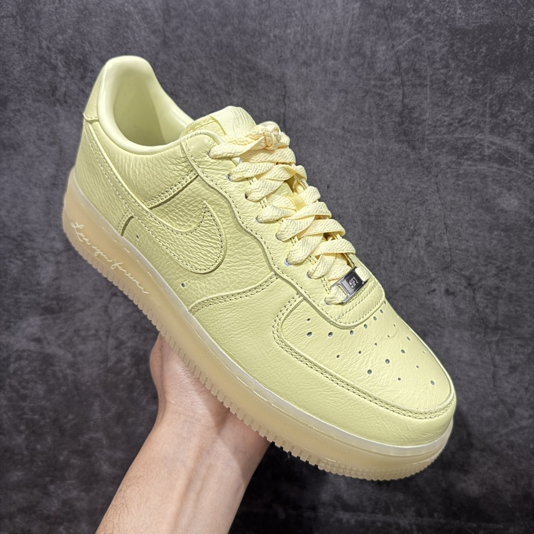 图片[3]-【Max原厂皮版】NOCTA×Nike Air Force 1 Low certified lover boy 经典 Drake联名 低帮空军一号休闲板鞋 CZ8065-800 顶级空军 皮料质感满分💯 超细腻纳帕头层软皮 吊打市场其他代号版本 全鞋电脑针车 工整有序 原厂港宝加持完美还原灵魂版型 原盒原配从里到外百分百还原 原厂全头层原厂皮料 原标原盒 内置Sole气垫 中底白色背胶 中底划线 已经无限的接近公司 原厂楦头 原厂刺绣 后跟弧度修正 正确中底四线防伪 尺码：36 36.5 37.5 38 38.5 39 40 40.5 41 42 42.5 43 44 44.5 45 46-选品中心