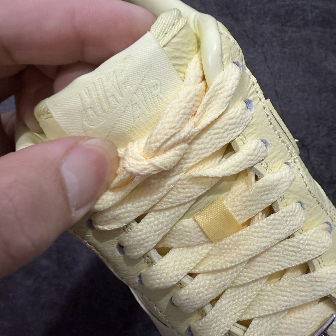 图片[6]-【Max原厂皮版】NOCTA×Nike Air Force 1 Low certified lover boy 经典 Drake联名 低帮空军一号休闲板鞋 CZ8065-800 顶级空军 皮料质感满分💯 超细腻纳帕头层软皮 吊打市场其他代号版本 全鞋电脑针车 工整有序 原厂港宝加持完美还原灵魂版型 原盒原配从里到外百分百还原 原厂全头层原厂皮料 原标原盒 内置Sole气垫 中底白色背胶 中底划线 已经无限的接近公司 原厂楦头 原厂刺绣 后跟弧度修正 正确中底四线防伪 尺码：36 36.5 37.5 38 38.5 39 40 40.5 41 42 42.5 43 44 44.5 45 46-选品中心