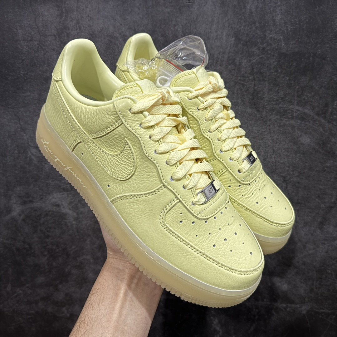 【Max原厂皮版】NOCTA×Nike Air Force 1 Low certified lover boy 经典 Drake联名 低帮空军一号休闲板鞋 CZ8065-800 顶级空军 皮料质感满分💯 超细腻纳帕头层软皮 吊打市场其他代号版本 全鞋电脑针车 工整有序 原厂港宝加持完美还原灵魂版型 原盒原配从里到外百分百还原 原厂全头层原厂皮料 原标原盒 内置Sole气垫 中底白色背胶 中底划线 已经无限的接近公司 原厂楦头 原厂刺绣 后跟弧度修正 正确中底四线防伪 尺码:36 36.5 37.5 38 38.5 39 40 40.5 41 42 42.5 43 44 44.5 45 46-选品中心