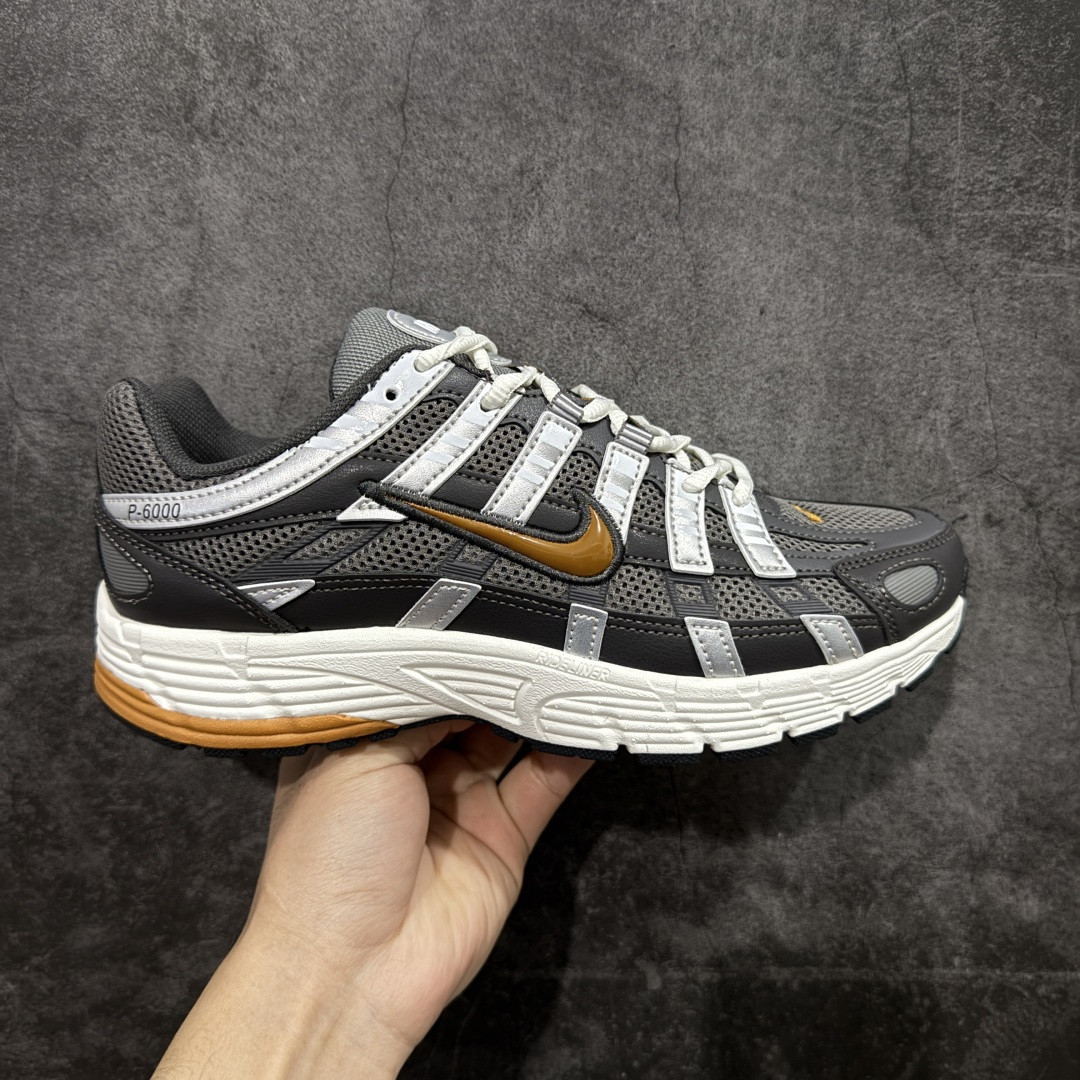 【外贸纯原版】Nike P-6000 Premium系列低帮复古老爹风休闲运动舒适慢跑鞋 CD6404-204 男女码真标半码制 升级原楦原纸版数据开发版型 采用硬质牛剖革组合透气网面材质 正确3层组织中底搭载EVA轻量缓震嵌入双层革新物料鞋垫,外置防滑耐磨橡胶底片❗ 尺码：36-45-选品中心