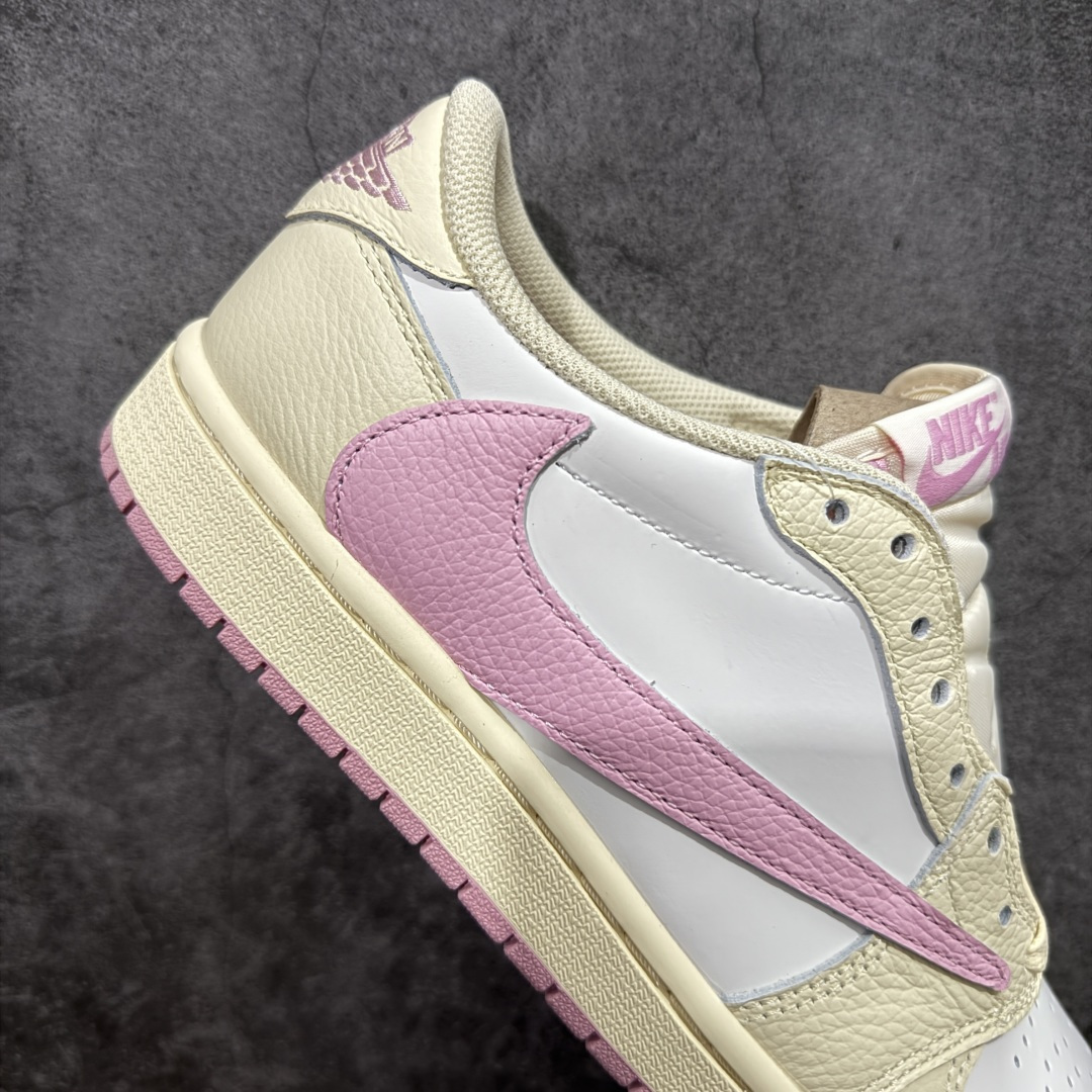 图片[7]-【原厂版】Air Jordan 1 x Travis Scott AJ1 x TS联名白粉倒钩低帮 IQ7604-100 超级强悍品质 可对比市场各大纯原版本 专业aj大厂出品 对细节的把控毋庸置疑 材料也是用最接近原鞋的头层皮料 所有地方都没有做到减配 原厂鞋楦打造完美鞋型 整体鞋型以及后跟做的弧度做的非常好 鞋带为原厂打蜡鞋带 粗细程度同步原鞋 裁片清洁度到位 无明显瑕疵毛边 免修产品 正确针车 该重针 该有尖角的地方都有做到 鞋价格非常香 转手可闭眼卖高价 到手各位就知道货有多好 绝对秒杀一切同价格货品 尺码：36-47.5-选品中心