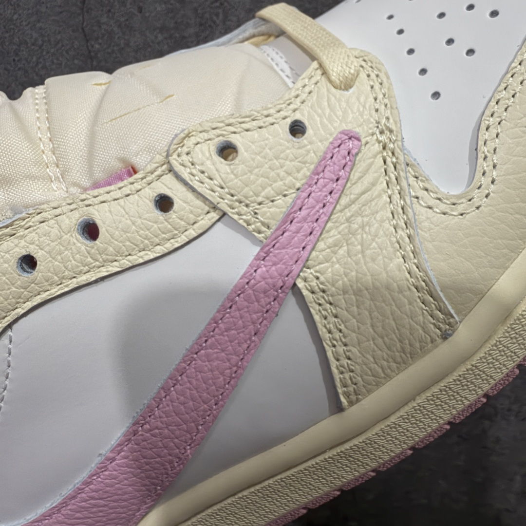 图片[4]-【原厂版】Air Jordan 1 x Travis Scott AJ1 x TS联名白粉倒钩低帮 IQ7604-100 超级强悍品质 可对比市场各大纯原版本 专业aj大厂出品 对细节的把控毋庸置疑 材料也是用最接近原鞋的头层皮料 所有地方都没有做到减配 原厂鞋楦打造完美鞋型 整体鞋型以及后跟做的弧度做的非常好 鞋带为原厂打蜡鞋带 粗细程度同步原鞋 裁片清洁度到位 无明显瑕疵毛边 免修产品 正确针车 该重针 该有尖角的地方都有做到 鞋价格非常香 转手可闭眼卖高价 到手各位就知道货有多好 绝对秒杀一切同价格货品 尺码：36-47.5-选品中心