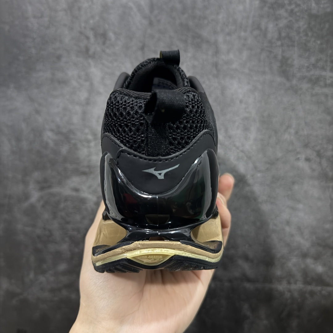 图片[4]-【纯原版】Mizuno 美津侬 WAVE PROPHECY 14S 复古时尚休闲舒适运动跑步鞋 美津浓WAVE机械缓震 可以说是机械缓震跑鞋科技的翘楚有着非凡的适应性，有着充分而持久的缓震能力和轻量化设计，是一双可以陪伴我们日常训练甚至是半马比赛的跑鞋，无论是“跑步初哥”还是“精英老鸟”，只要不是比较夸张的大体重人群，都可以穿着WAVE RIDER 来跑步。如果你不知道跑步穿什么鞋，不知道给别人推荐什么鞋，那么选“美津浓 ” 尺码：36-45-选品中心