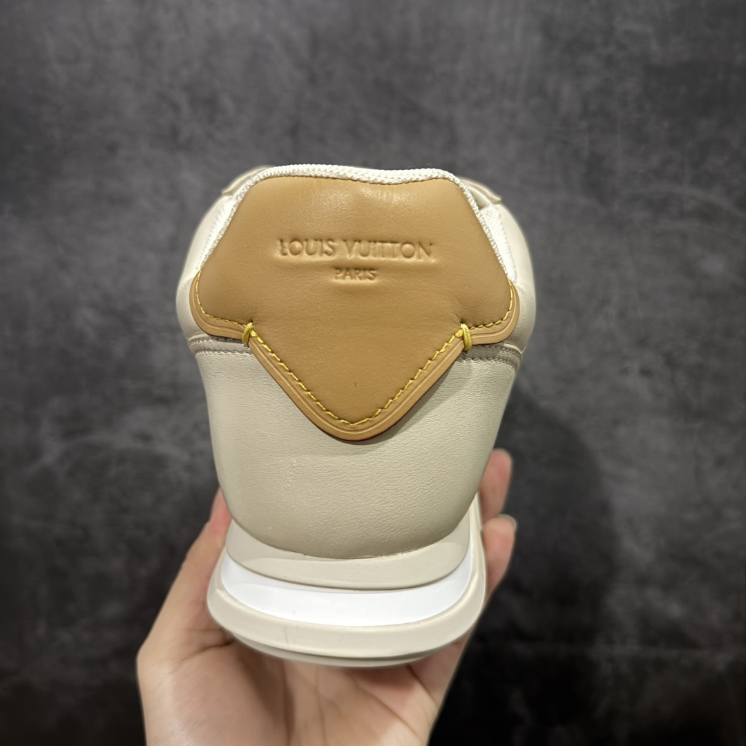 图片[4]-【YS纯原】莞产顶级 大厂出品 品控稳定 LOUIS VUITTON × NIGO 联名款 Buttersoft FW25 牛皮革 / 羊皮革 · 压纹 · 系带圆头 · 低帮 ✦ LV × Nigo 联名 FW25 最新 Buttersoft 系列 ✦ 菲董操刀设计，阿甘鞋轮廓融合面包鞋风格 ✦ 鞋型饱满但比例克制，上脚呈现慵懒高级感 ✦ 厚鞋舌＋宽鞋带结构 ✦ 鞋面采用头层牛皮＋羊皮革压纹 ✦ 皮质细腻，纹理自然，耐看耐穿 ✦ 鞋底为原版开模防滑 TPU 大底 ✦ 全系列暴力拆借 原版开发 ✦ 结构、比例与用料统一度高 尺码：35–45-选品中心