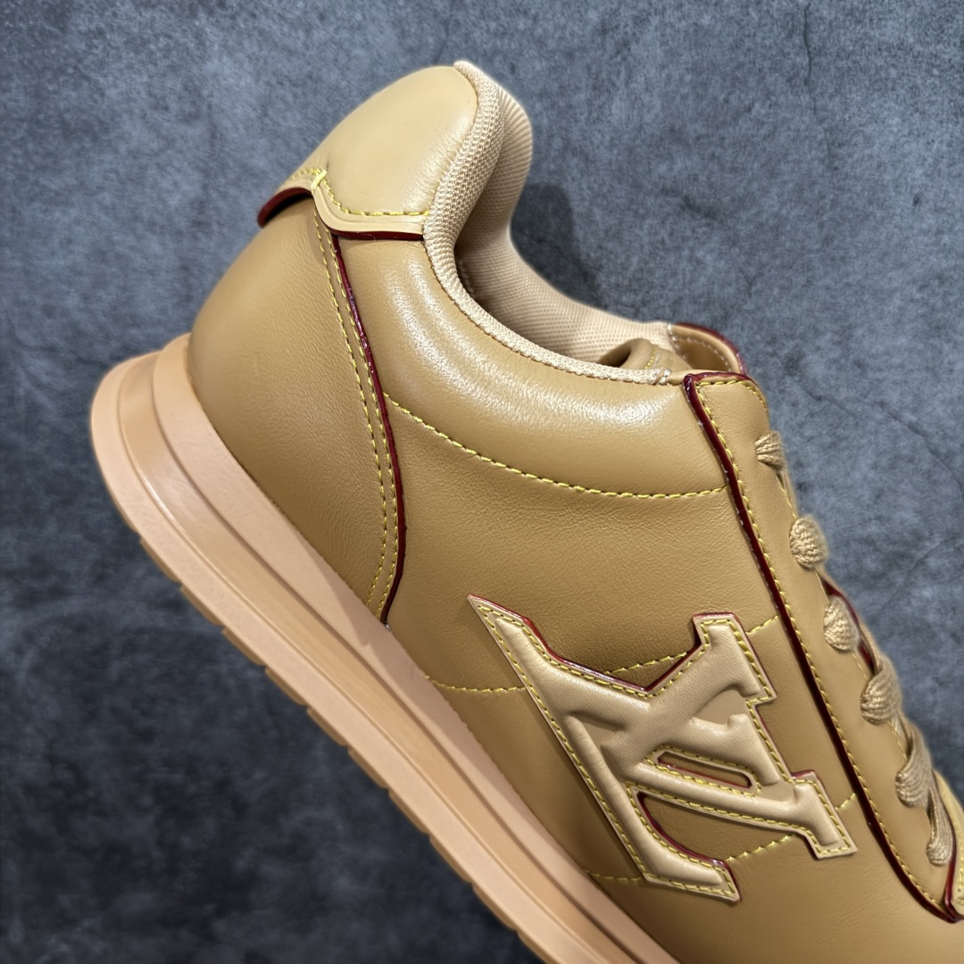 图片[7]-【YS纯原】莞产顶级 大厂出品 品控稳定 LOUIS VUITTON × NIGO 联名款 Buttersoft FW25 牛皮革 / 羊皮革 · 压纹 · 系带圆头 · 低帮 ✦ LV × Nigo 联名 FW25 最新 Buttersoft 系列 ✦ 菲董操刀设计，阿甘鞋轮廓融合面包鞋风格 ✦ 鞋型饱满但比例克制，上脚呈现慵懒高级感 ✦ 厚鞋舌＋宽鞋带结构 ✦ 鞋面采用头层牛皮＋羊皮革压纹 ✦ 皮质细腻，纹理自然，耐看耐穿 ✦ 鞋底为原版开模防滑 TPU 大底 ✦ 全系列暴力拆借 原版开发 ✦ 结构、比例与用料统一度高 尺码：35–45-选品中心