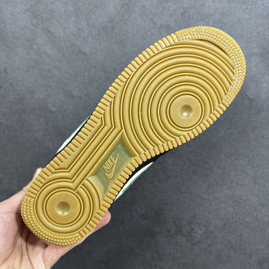 图片[9]-【定制版】NIke Air Force 1 \’07 Low “马年限定–黑松奶霜” 空军一号低帮 运动鞋 休闲鞋 折边针车 工艺难度大 原楦头原纸板 高端定制鞋盒 原厂鞋底 超高清洁度 细节完美 货号：XY9025-005 尺码：36 36.5 37.5 38 38.5 39 40 40.5 41 42 42.5 43 44 44.5 45-选品中心