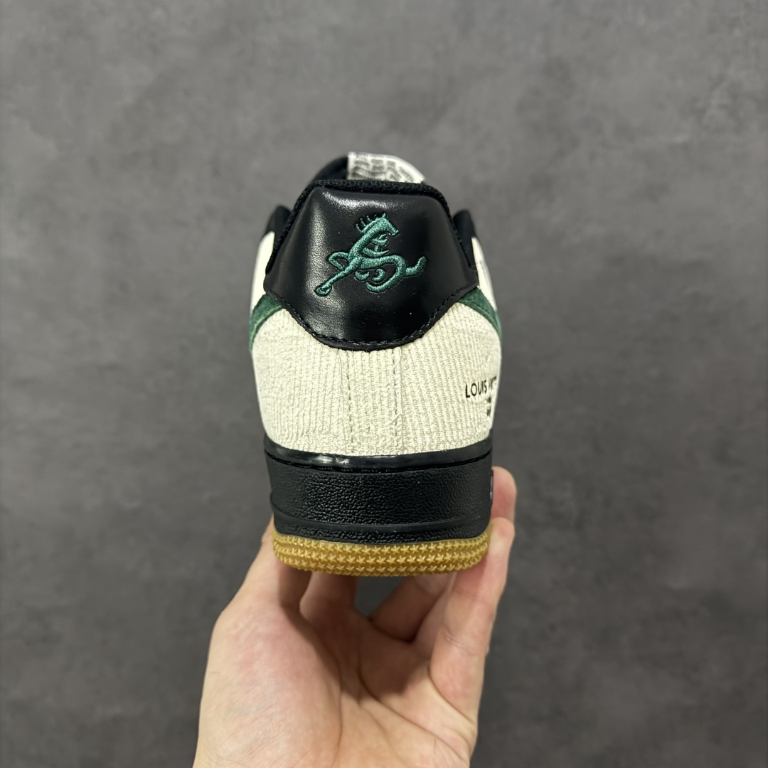 图片[4]-【定制版】NIke Air Force 1 \’07 Low “马年限定–黑松奶霜” 空军一号低帮 运动鞋 休闲鞋 折边针车 工艺难度大 原楦头原纸板 高端定制鞋盒 原厂鞋底 超高清洁度 细节完美 货号：XY9025-005 尺码：36 36.5 37.5 38 38.5 39 40 40.5 41 42 42.5 43 44 44.5 45-选品中心