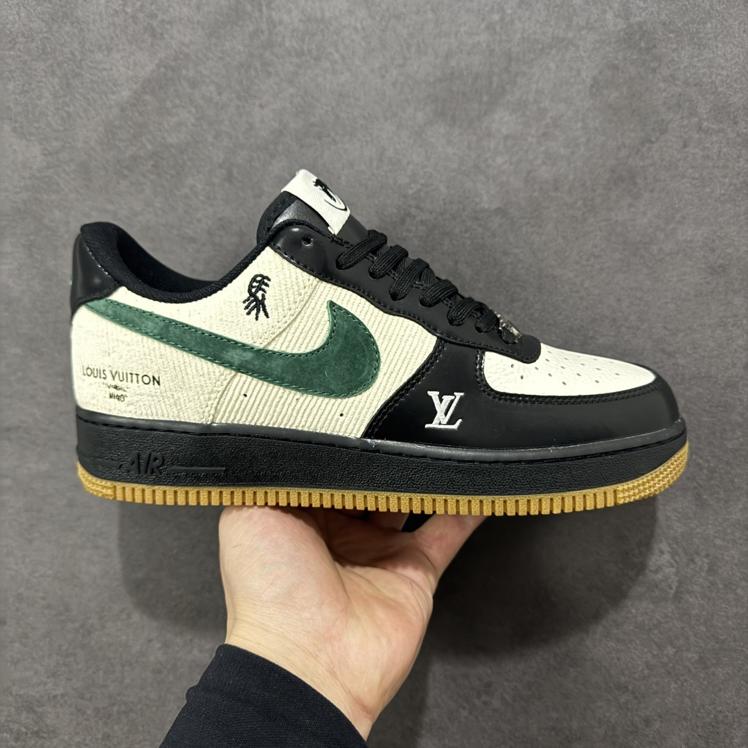 【定制版】NIke Air Force 1 \’07 Low “马年限定–黑松奶霜” 空军一号低帮 运动鞋 休闲鞋 折边针车 工艺难度大 原楦头原纸板 高端定制鞋盒 原厂鞋底 超高清洁度 细节完美 货号：XY9025-005 尺码：36 36.5 37.5 38 38.5 39 40 40.5 41 42 42.5 43 44 44.5 45-选品中心