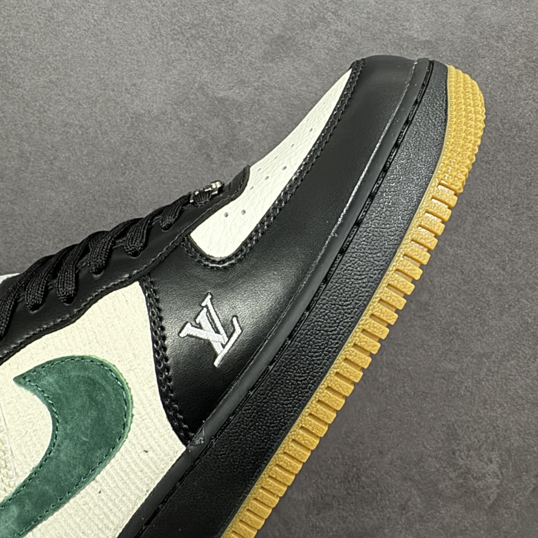 图片[5]-【定制版】NIke Air Force 1 \’07 Low “马年限定–黑松奶霜” 空军一号低帮 运动鞋 休闲鞋 折边针车 工艺难度大 原楦头原纸板 高端定制鞋盒 原厂鞋底 超高清洁度 细节完美 货号：XY9025-005 尺码：36 36.5 37.5 38 38.5 39 40 40.5 41 42 42.5 43 44 44.5 45-选品中心