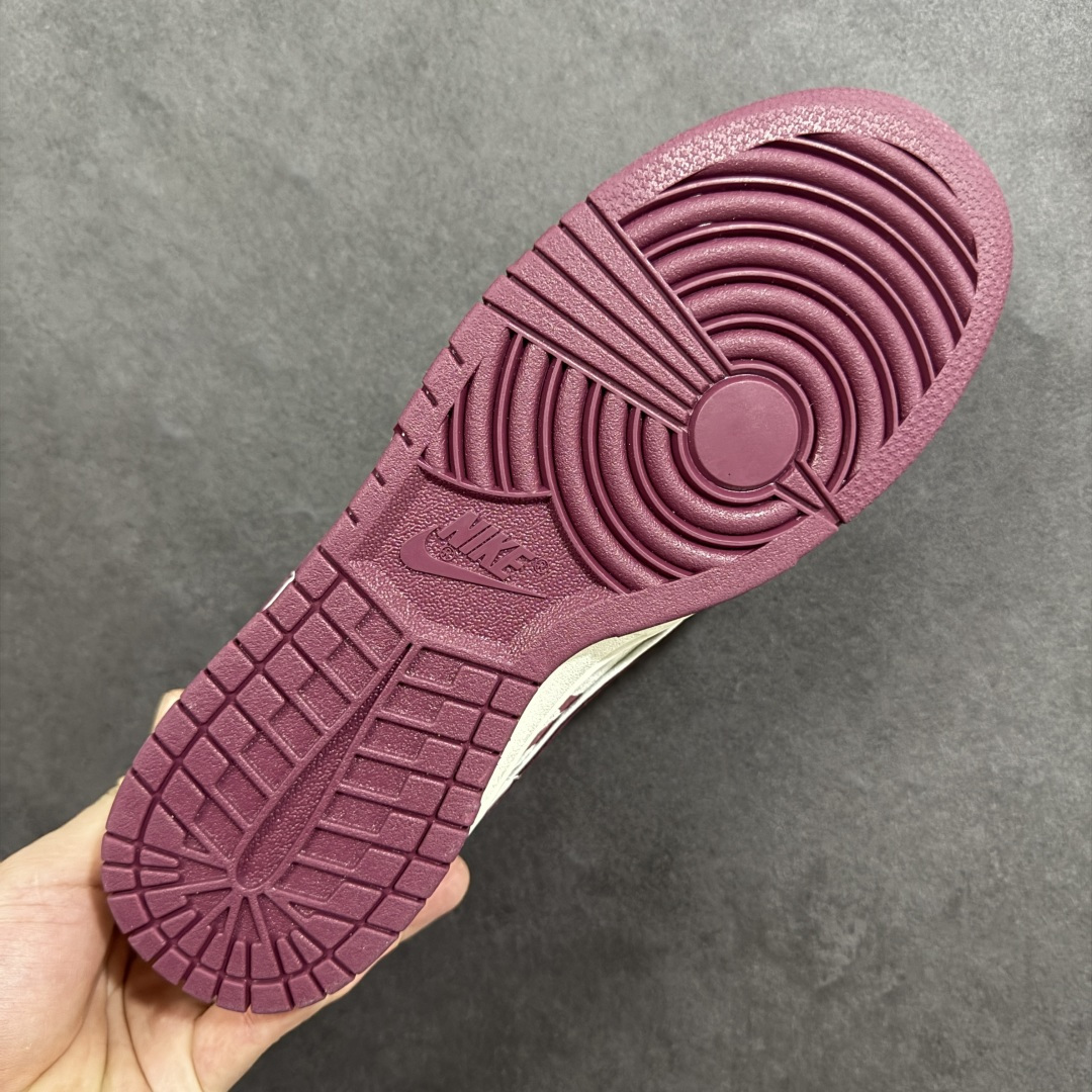 图片[9]-【定制版】Nike Dunk Low Retro 马年限定 周年高端定制 低帮休闲板鞋 #定制鞋盒 大厂纯原品质出货 超高清洁度 皮料切割干净无任何毛边 细节完美 货号：DN3168-011 尺码：36 36.5 37.5 38 38.5 39 40 40.5 41 42 42.5 43 44 44.5 45-选品中心