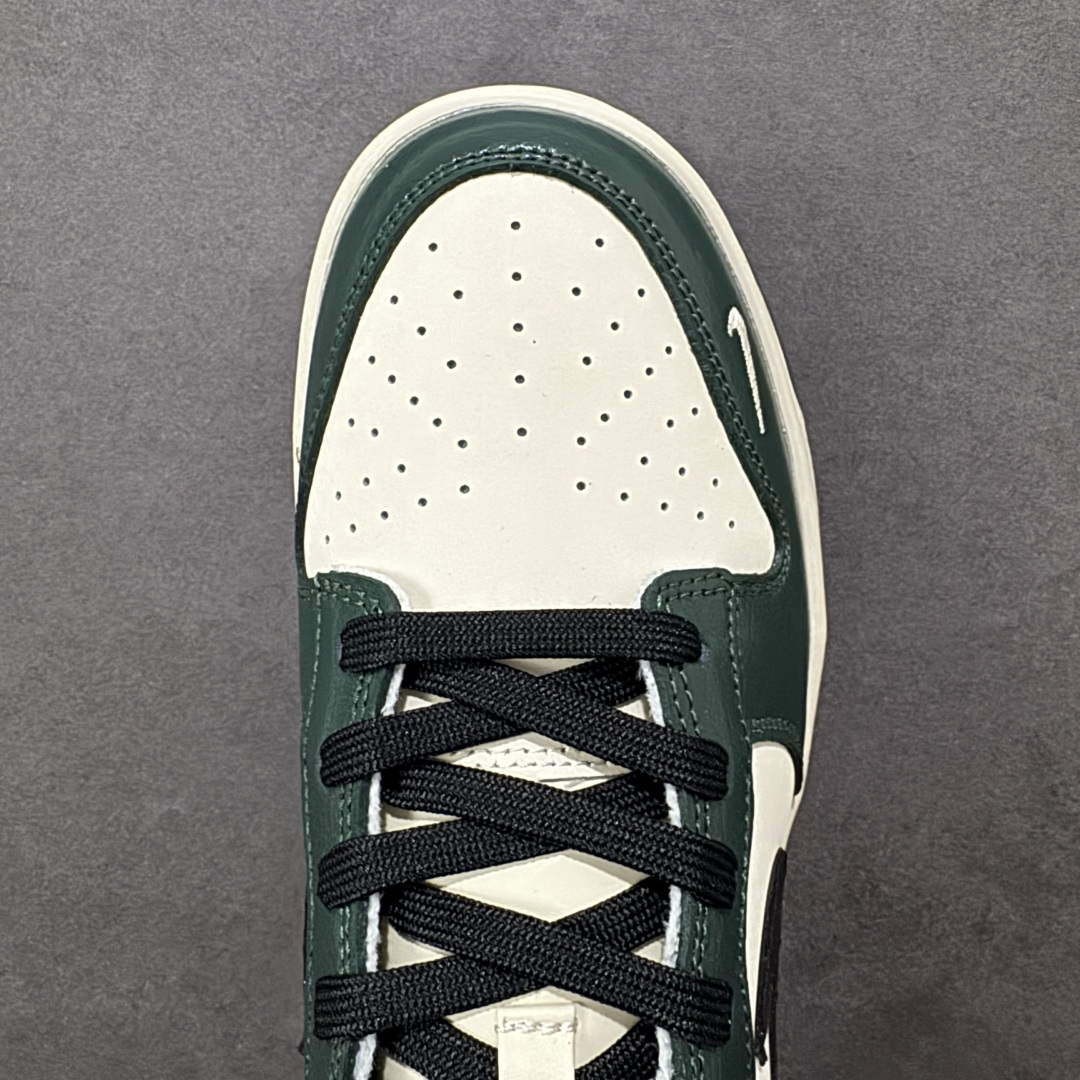 图片[8]-【定制版】Nike SB Dunk Low“马年限定——苔绿奶杏” 高端私人定制 低帮休闲板鞋 定制鞋盒 大厂纯原品质出货 超高清洁度 皮料切割干净无任何毛边 细节完美 货号：NH0601-483 尺码：36 36.5 37.5 38 38.5 39 40 40.5 41 42 42.5 43 44 44.5 45-选品中心